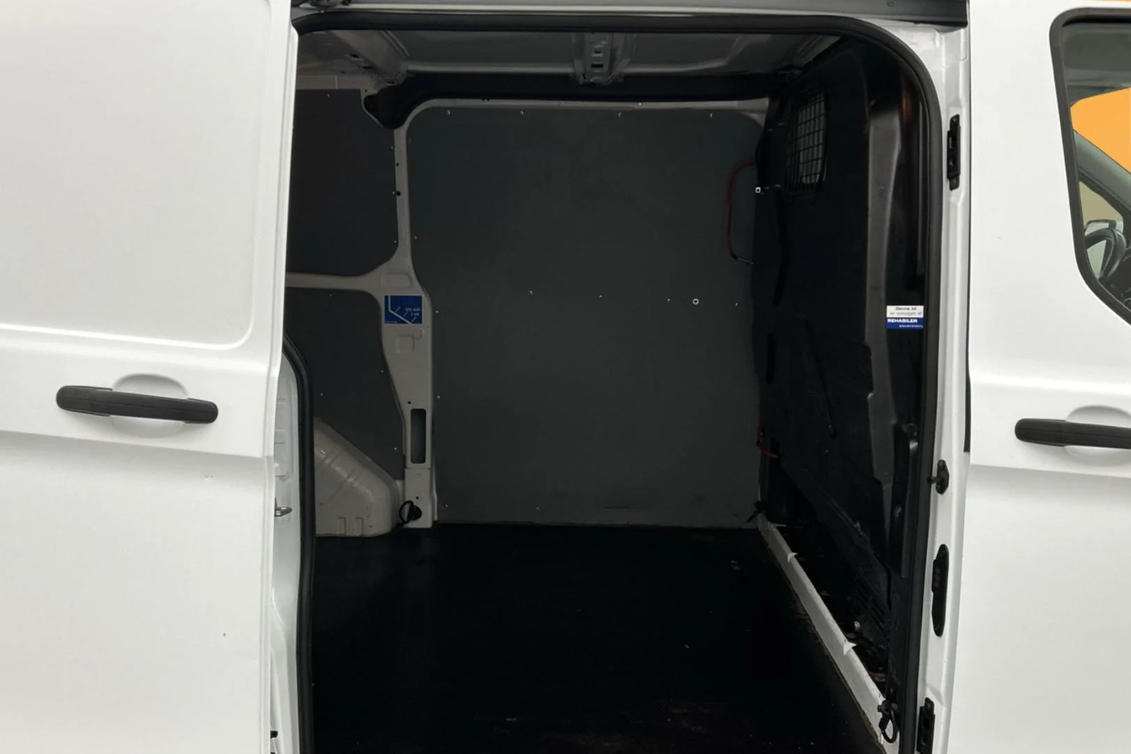 Car Image - 1XffWI6uztP6EewN4pDsCr