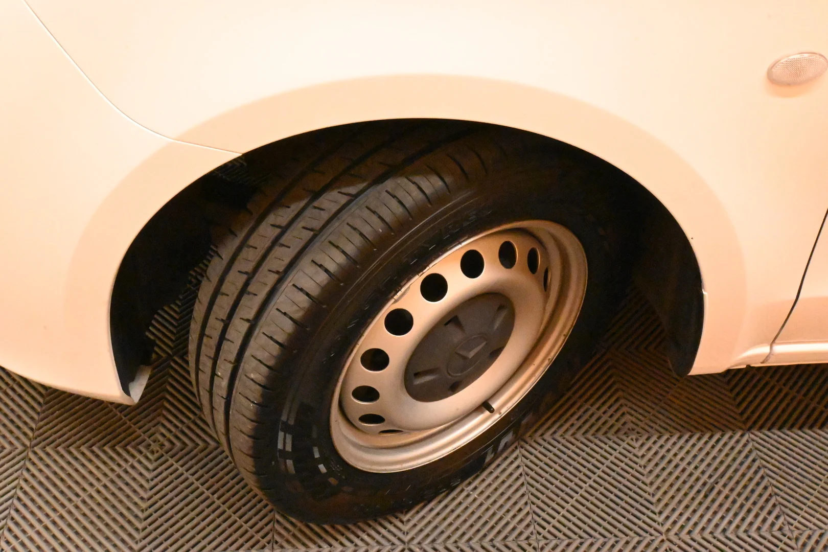 Car Image - 1eoOGFyfJDGs3FiNE7fOvd