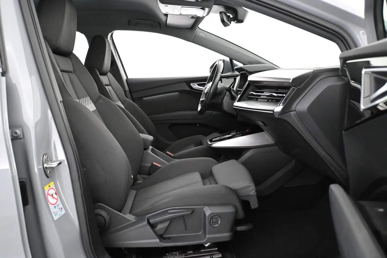 Car Image - 4zA6lbO5xYc18OSZOjR8Zv