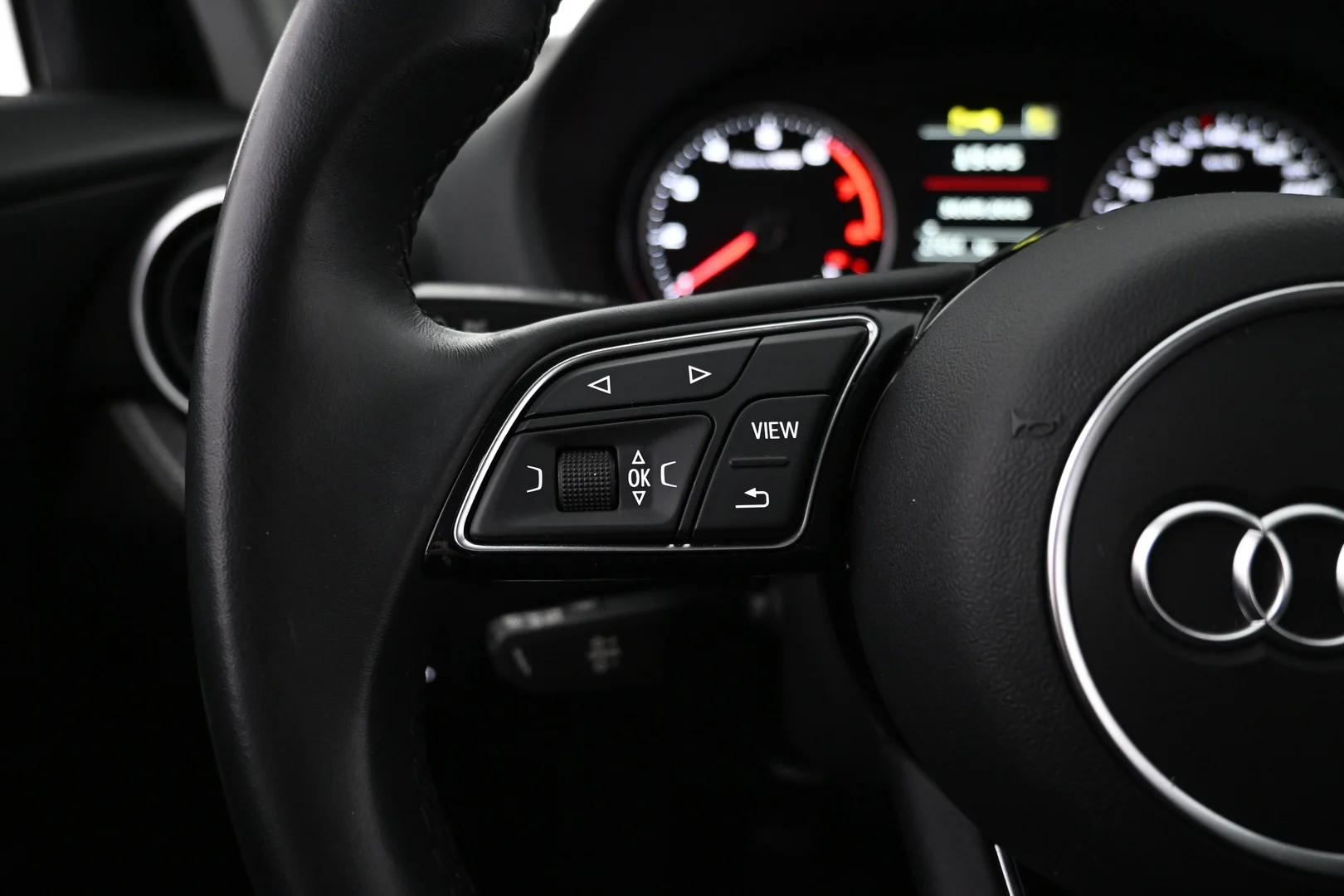 Car Image - 6cKqnYwE30jjVfNRVbUqIG