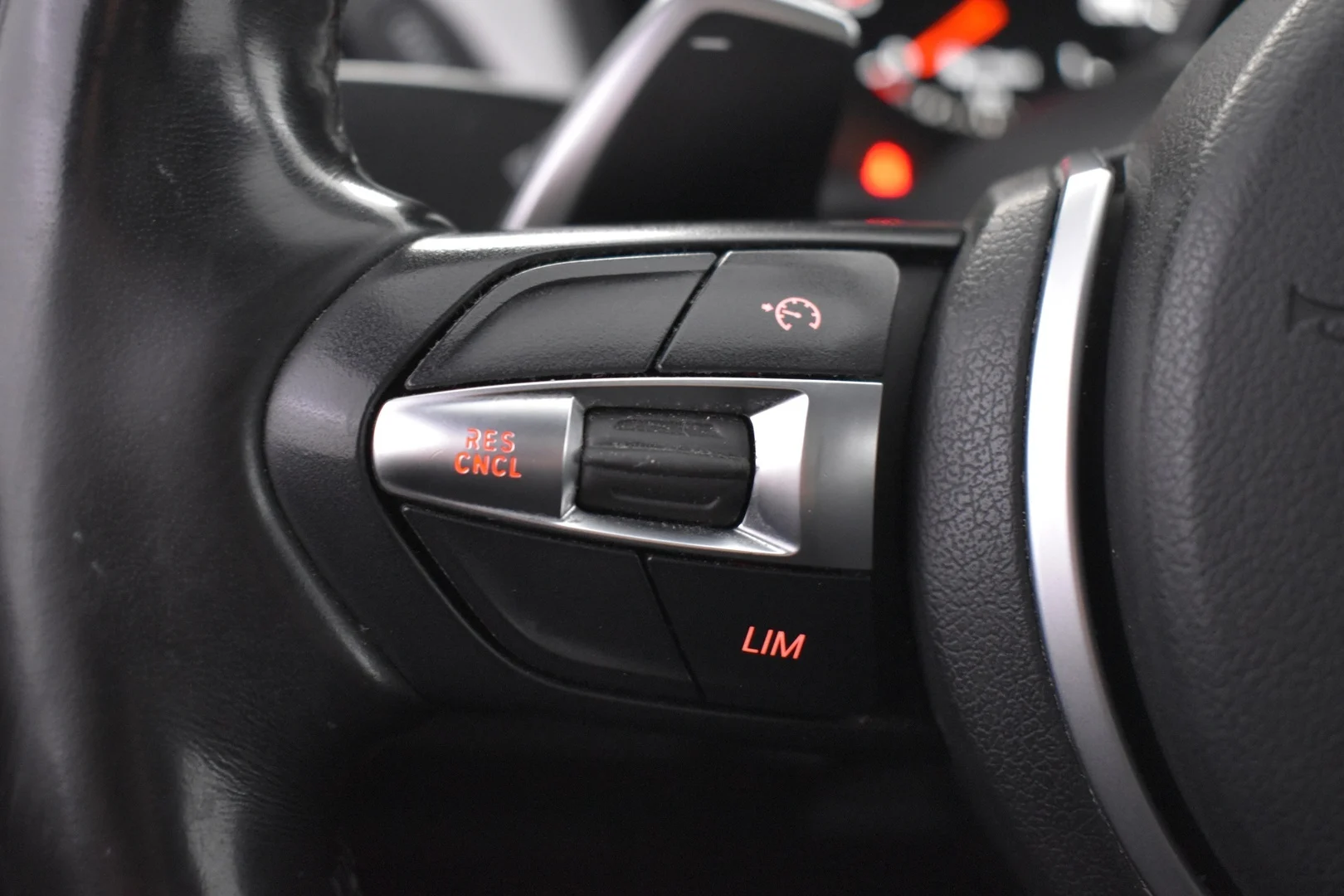 Car Image - 1x1AG3TxLNEnjLxMxMH1fR
