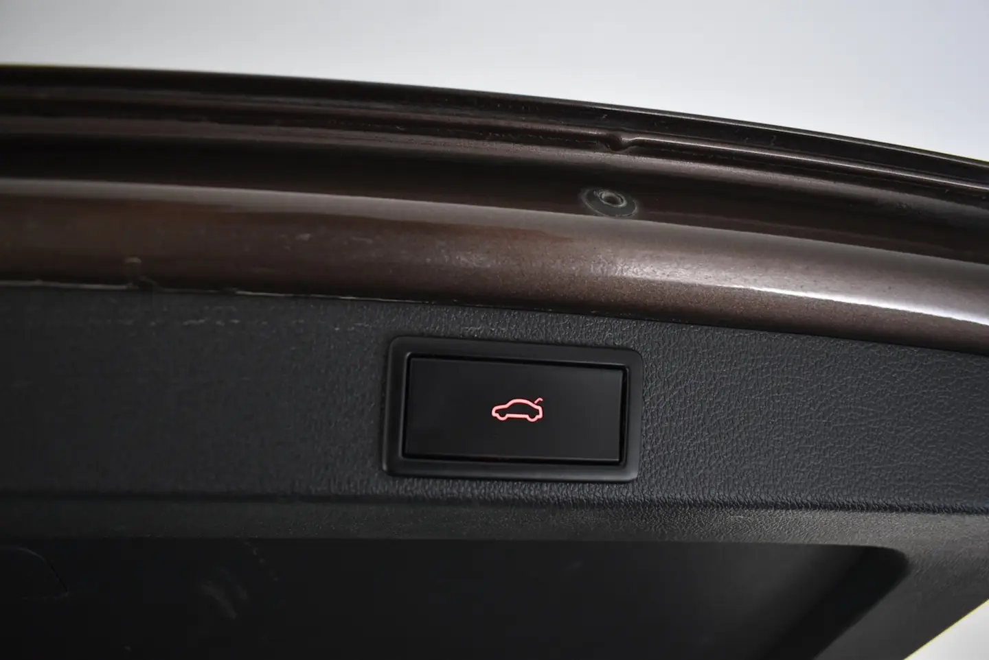 Car Image - 1ll8sL7zBdllNXtlfvDOSF