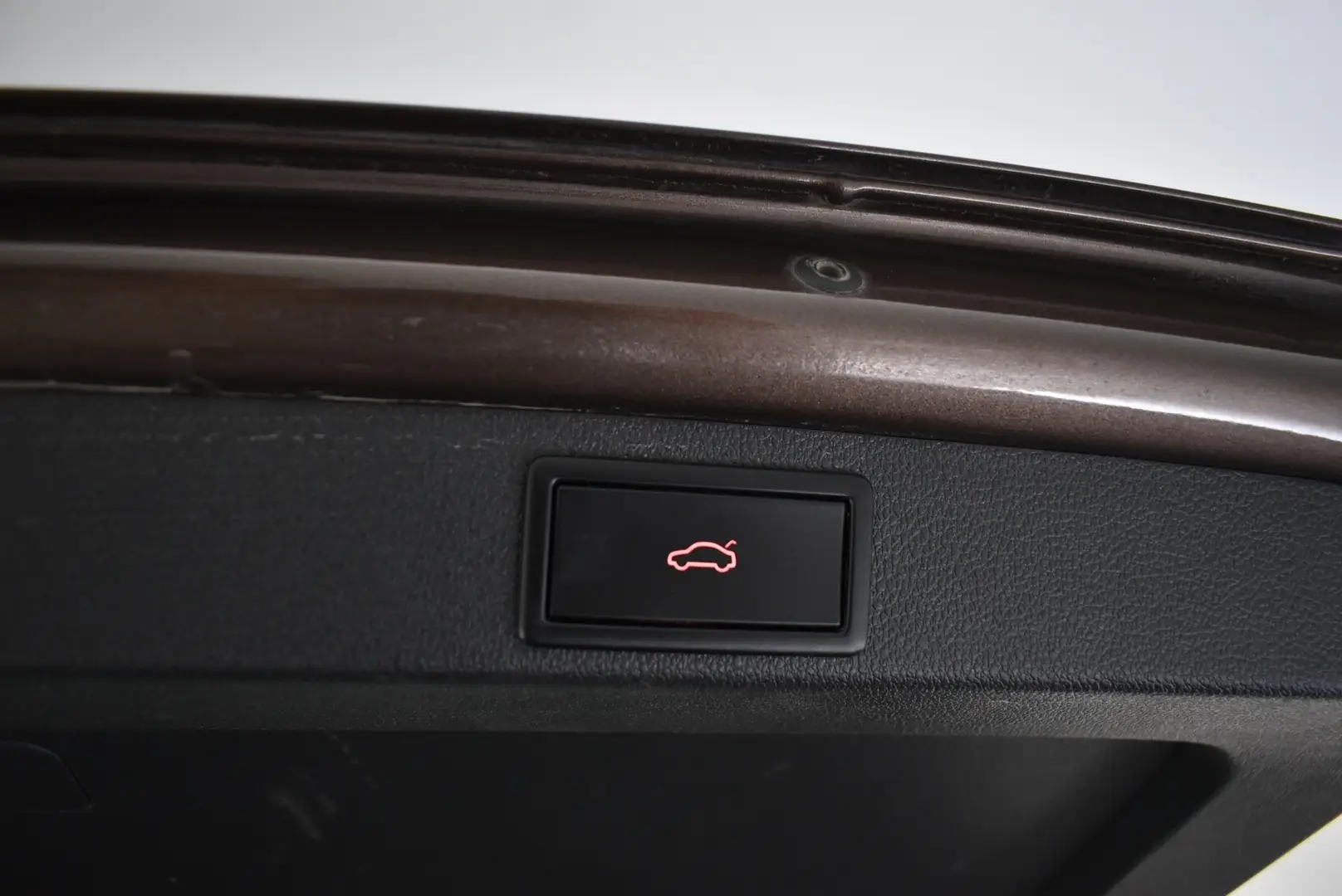 Car Image - 1ll8sL7zBdllNXtlfvDOSF