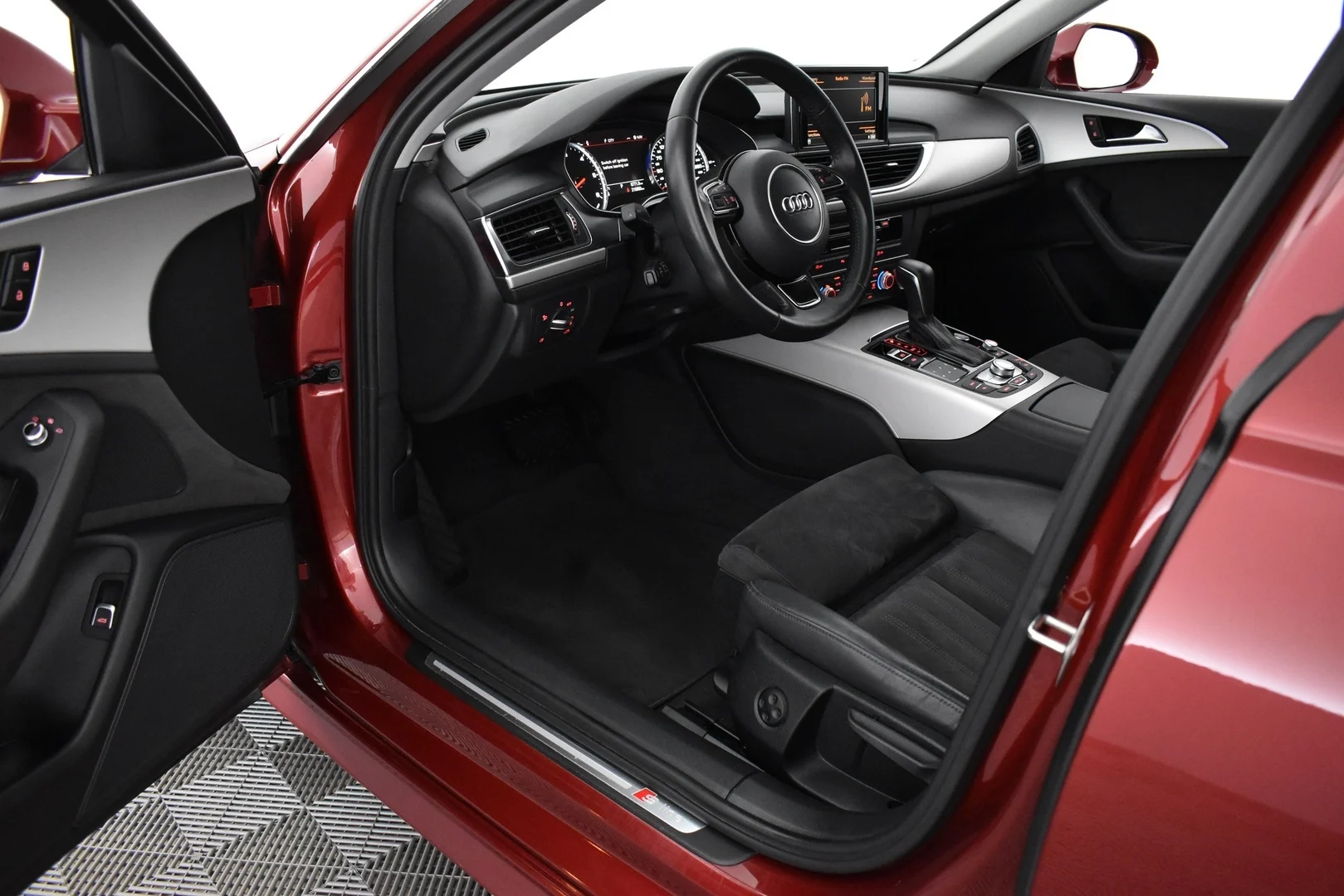 Car Image - 6NPfS3yw6BNsR6R3mYs0s1
