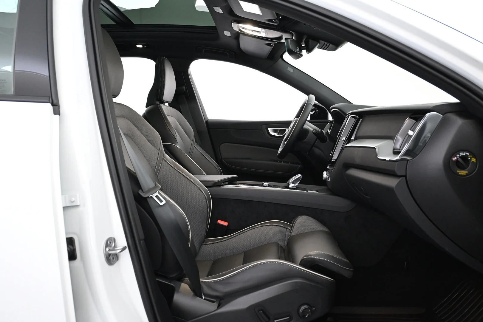Car Image - KnEBwVBOOgVQD9JPne4L0