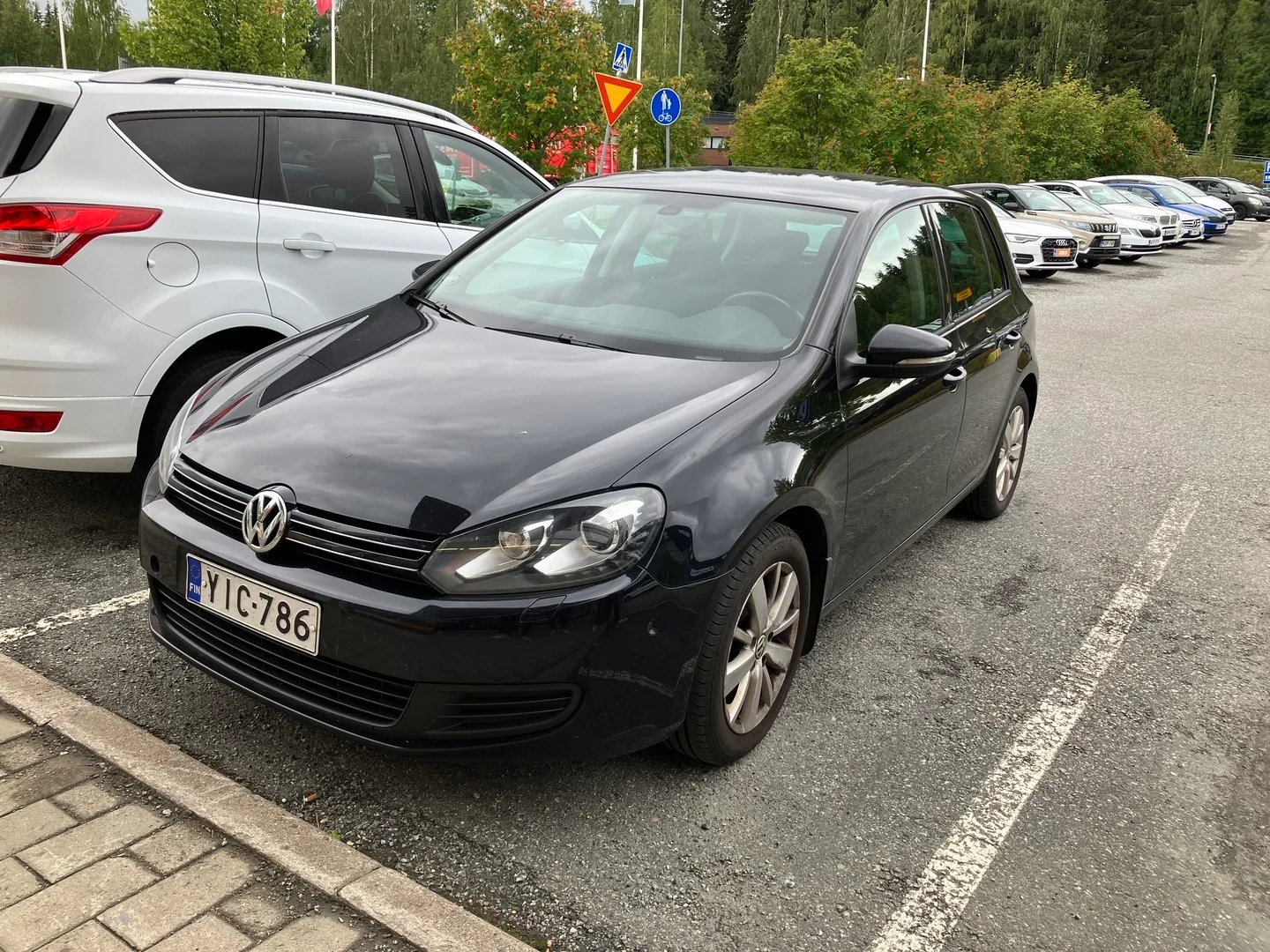Car Image - 5lQ2ZarA8NiEevErXqjP9T