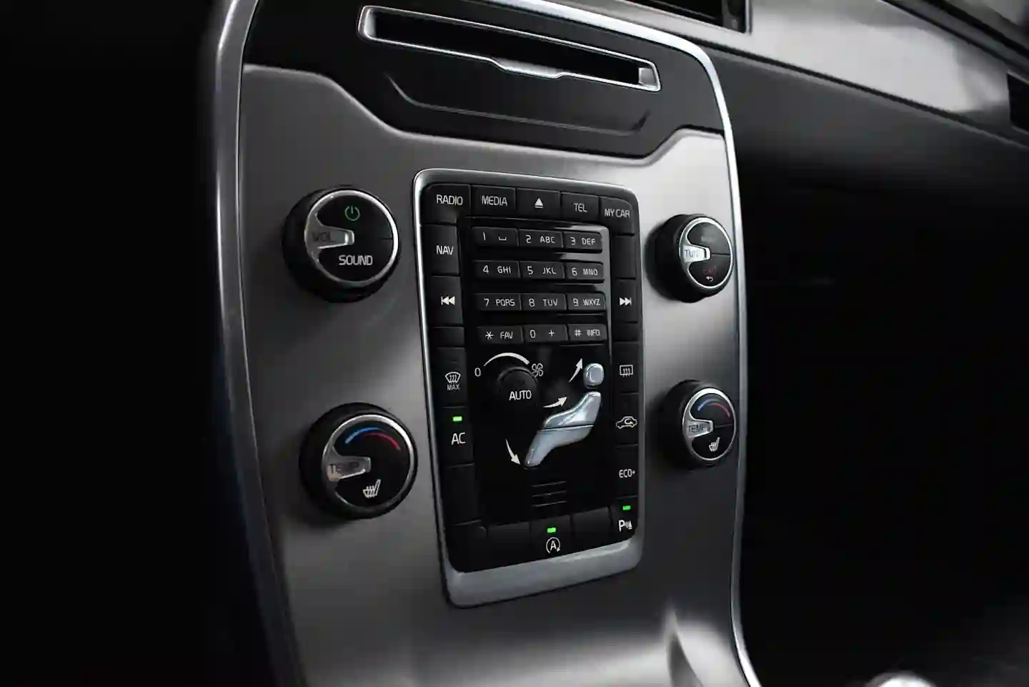 Car Image - 6swUg5RVtYa17G10GFml9b