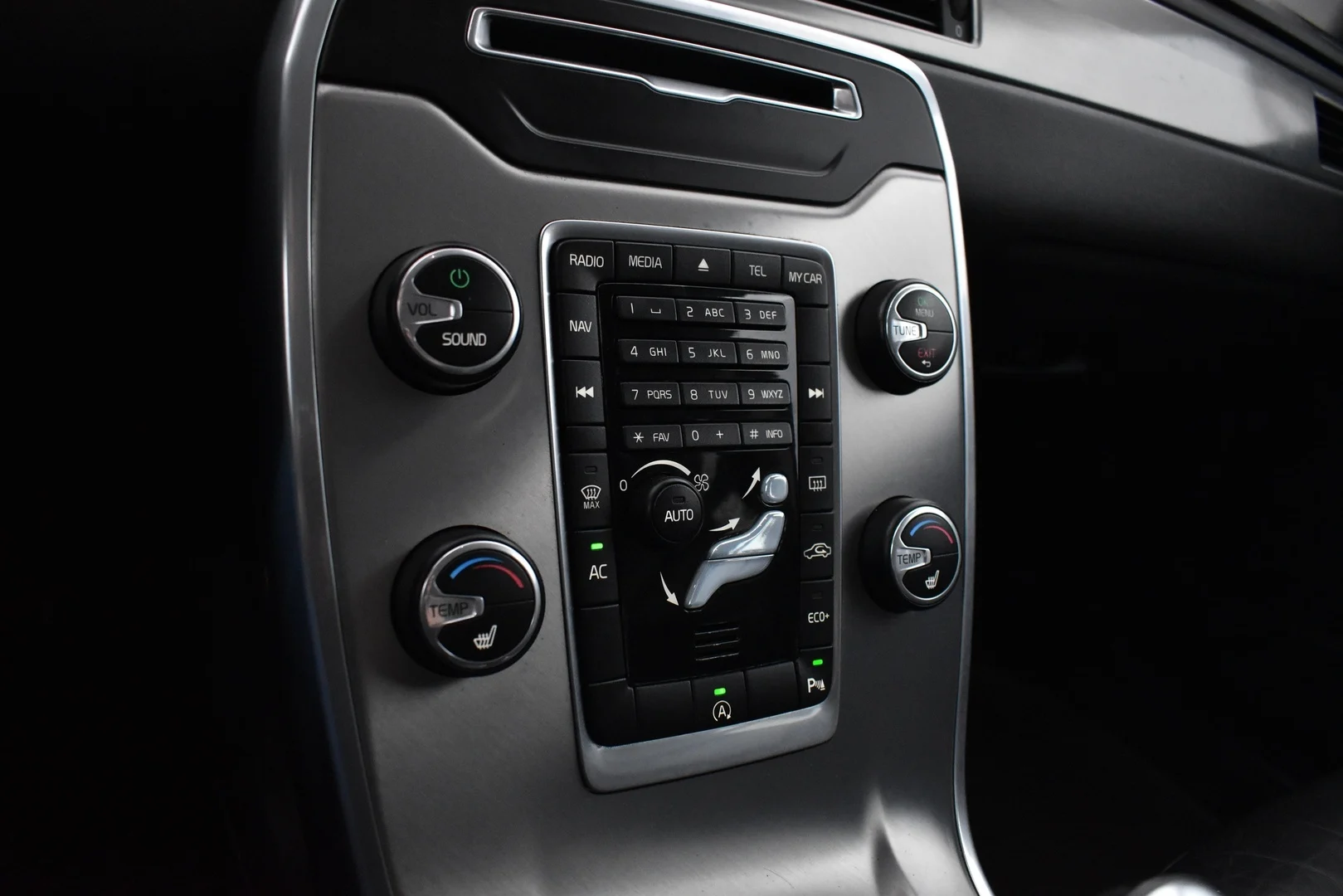Car Image - 6swUg5RVtYa17G10GFml9b