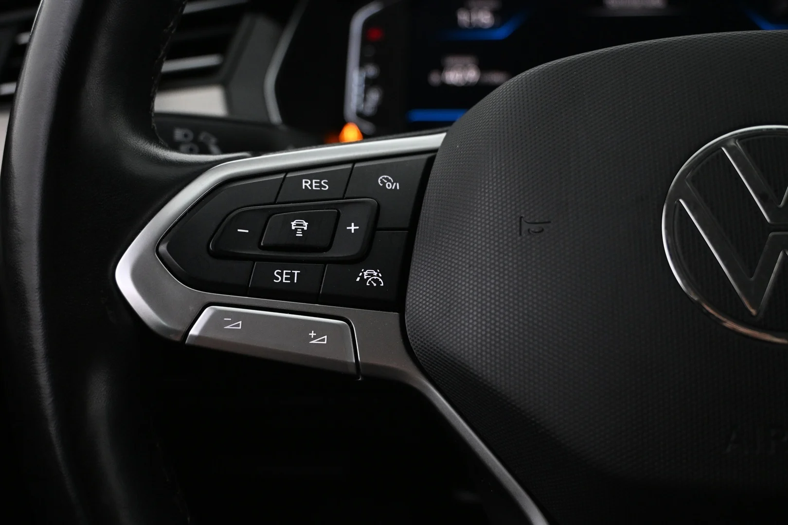 Car Image - 6GWdNznBUwsyxVcr3MGaMb