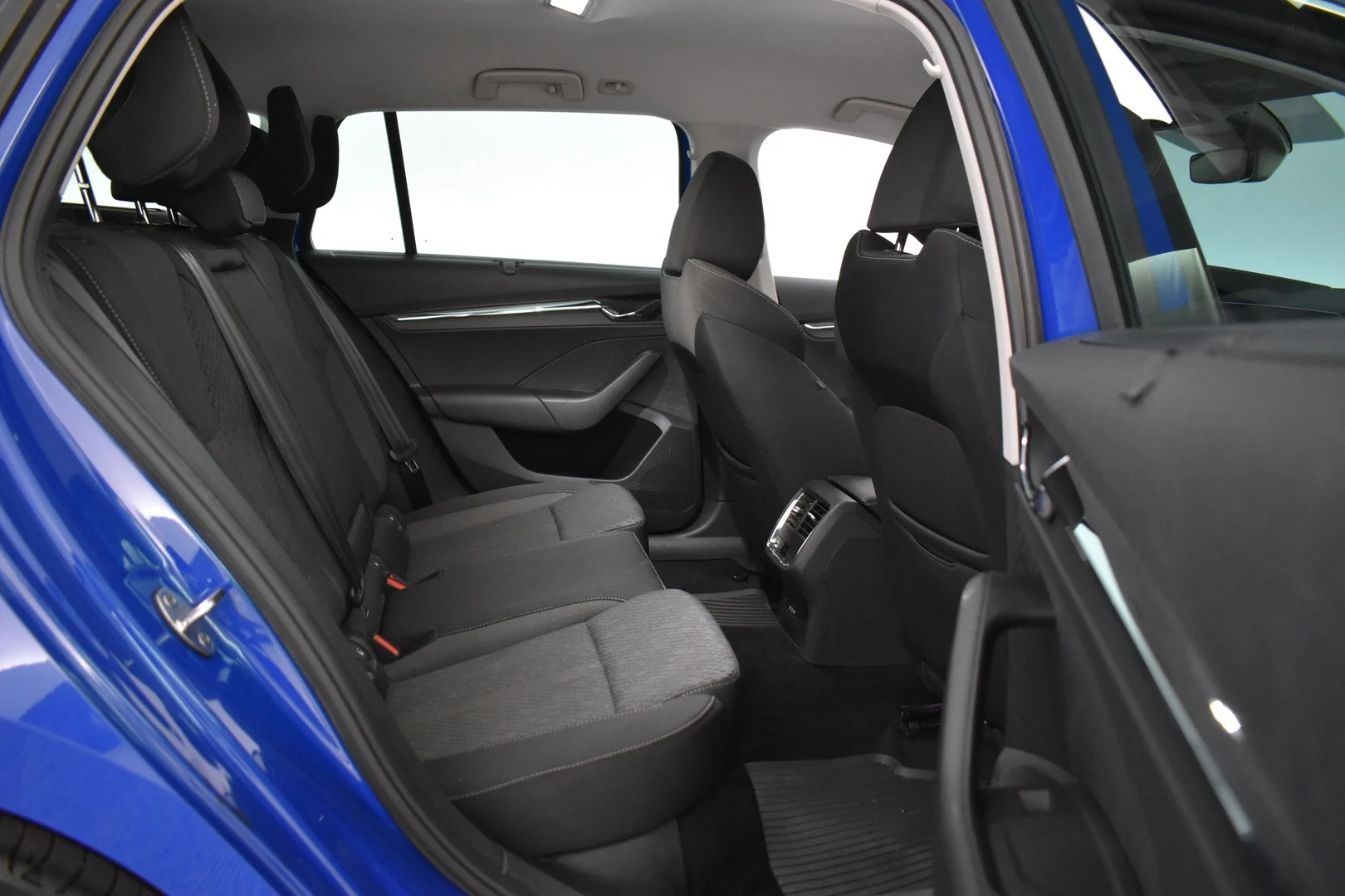 Car Image - 4Sikv2miem6Oo8Luqw4hWn