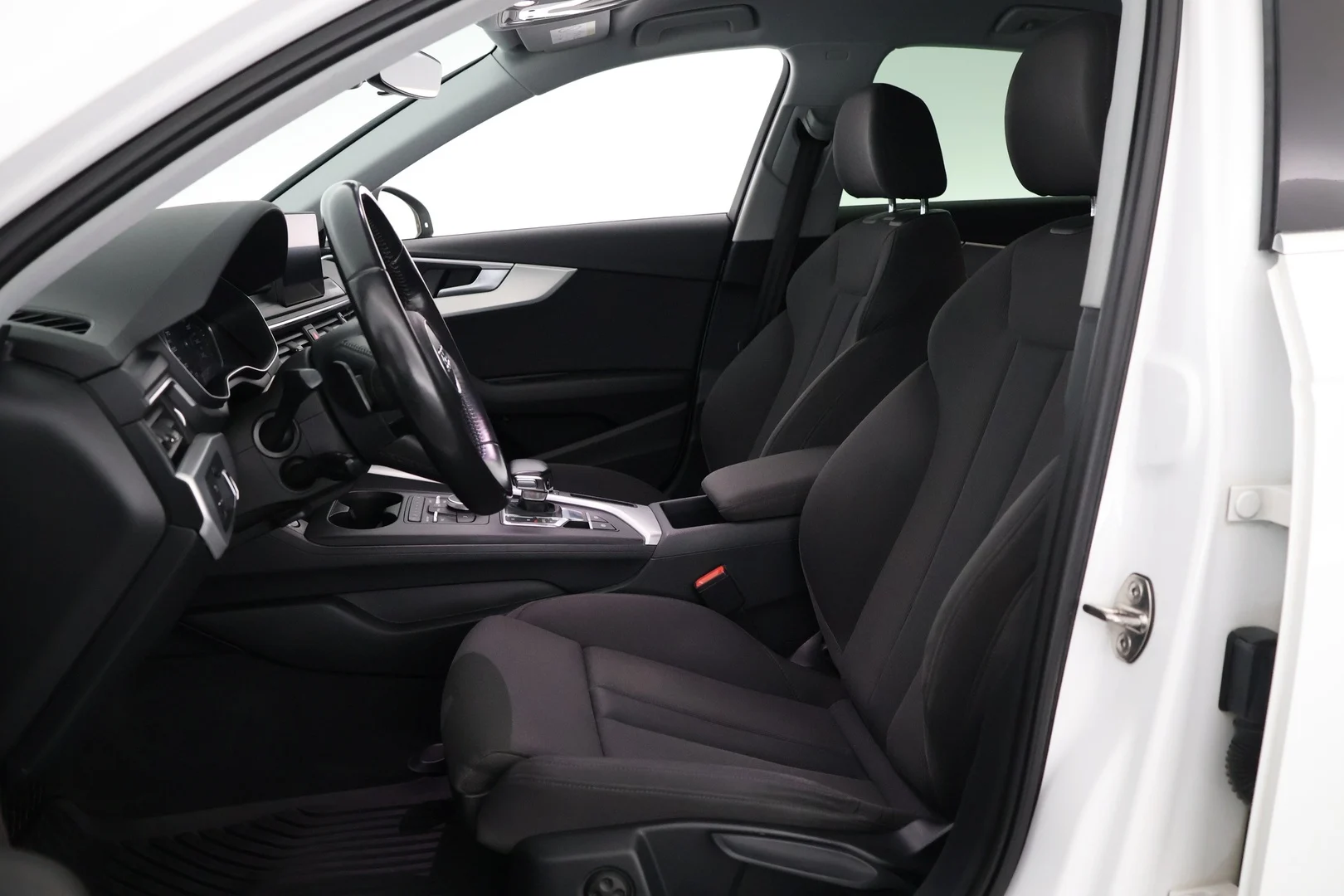 Car Image - 1qnD2NfecHRvfEoBRJSrha