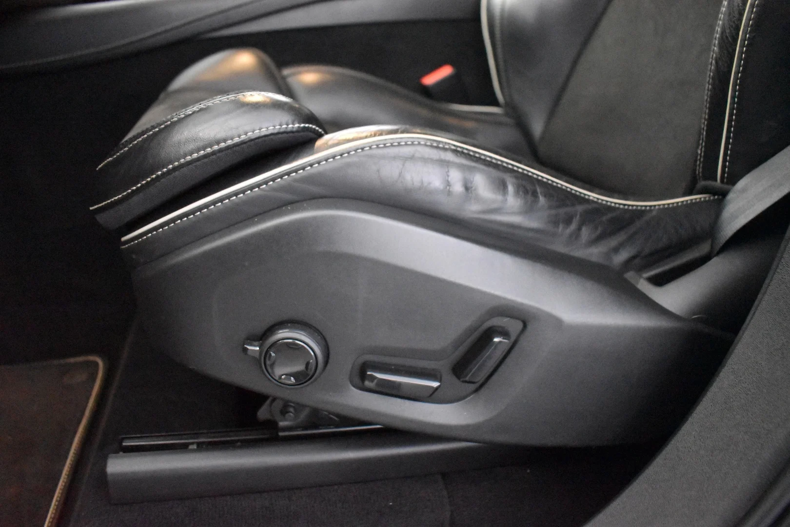 Car Image - 6LiuOXeVWdNQvJFSTQiXxC