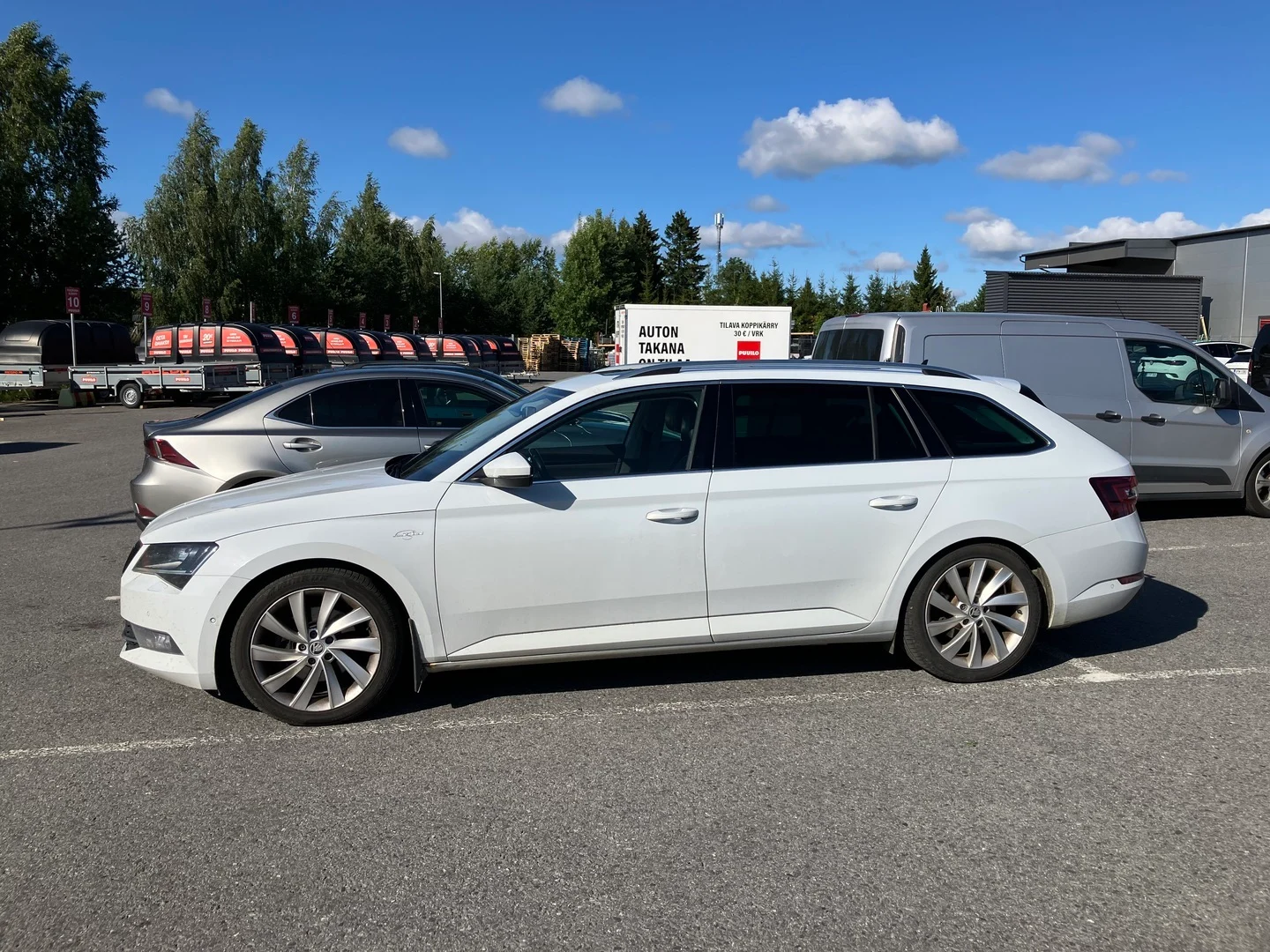 Car Image - 4hNXjN26s81Jkin515h8XD