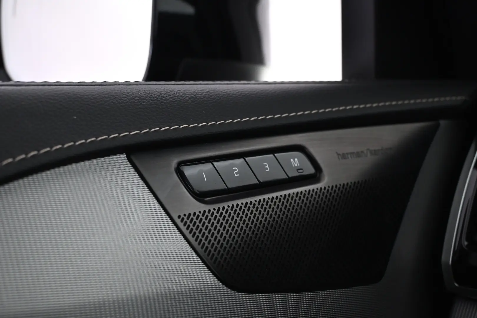 Car Image - 4qWSOcHGWjd0ZGl5AxfMd6