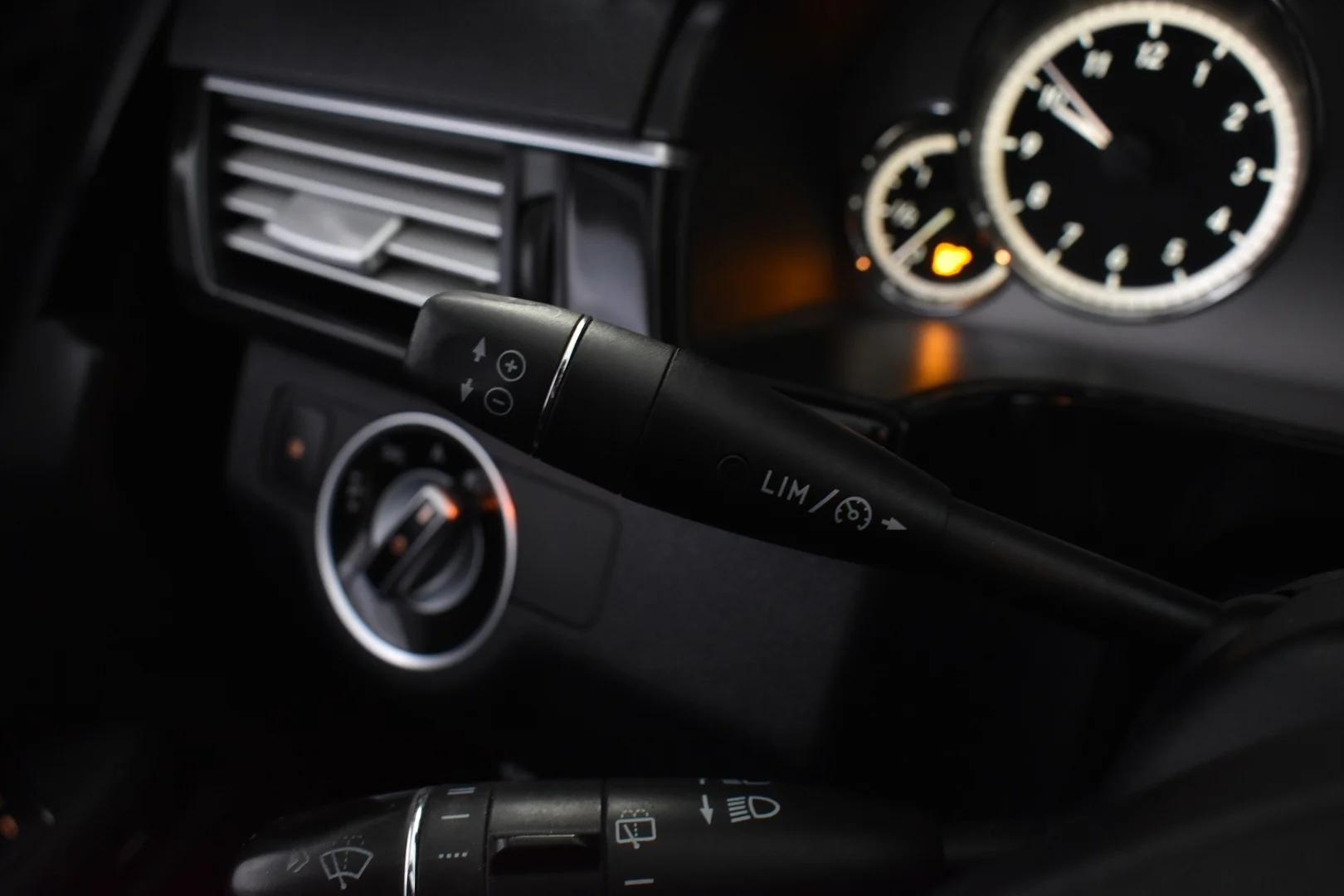 Car Image - 4VzPXRnqugskqcBNpm3SEJ