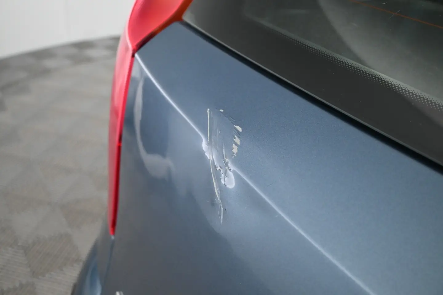 Car Image - Bq50COcCHtyH44y1wFuEy