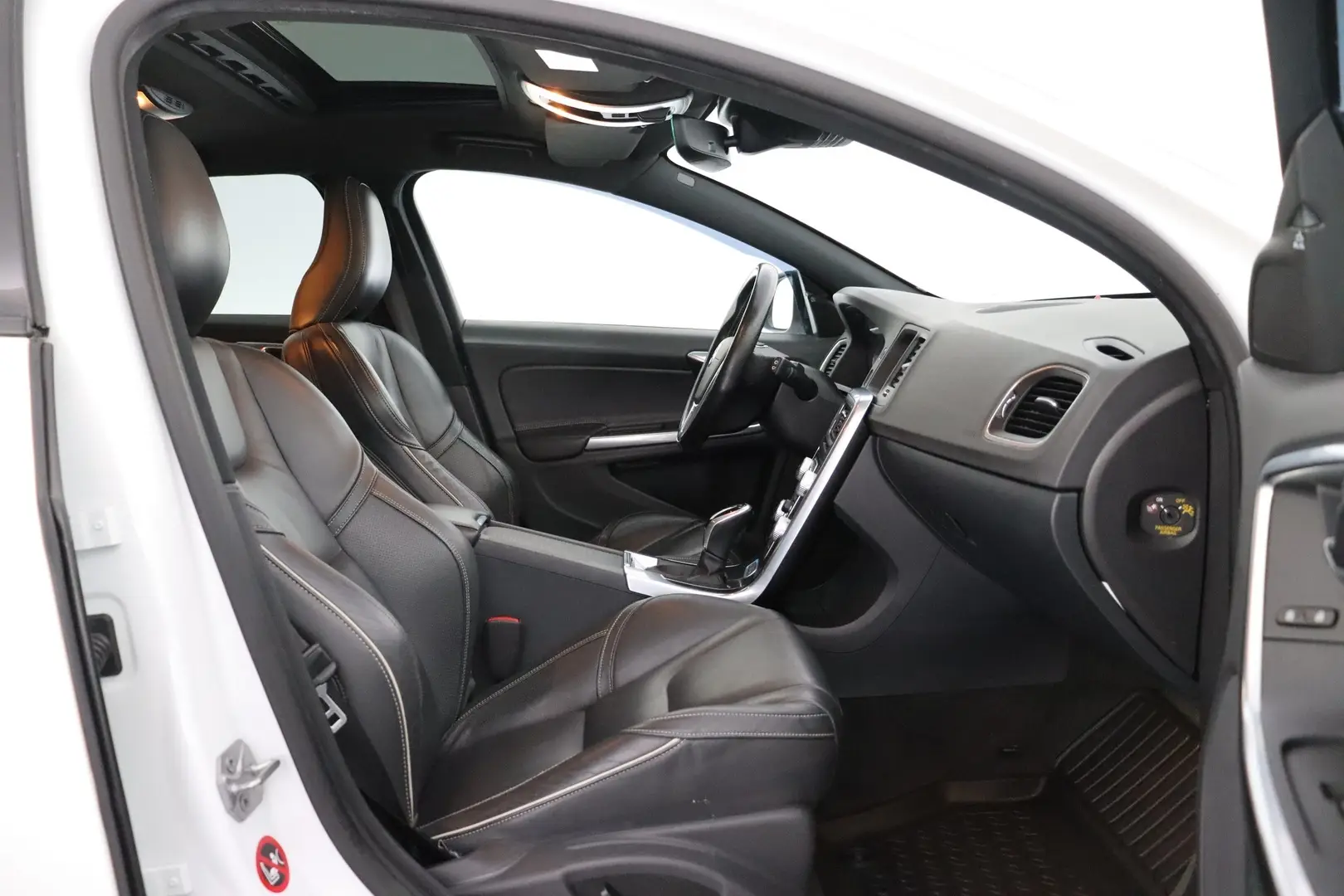 Car Image - 1XevqQoQBnIssFU4NZgdKv