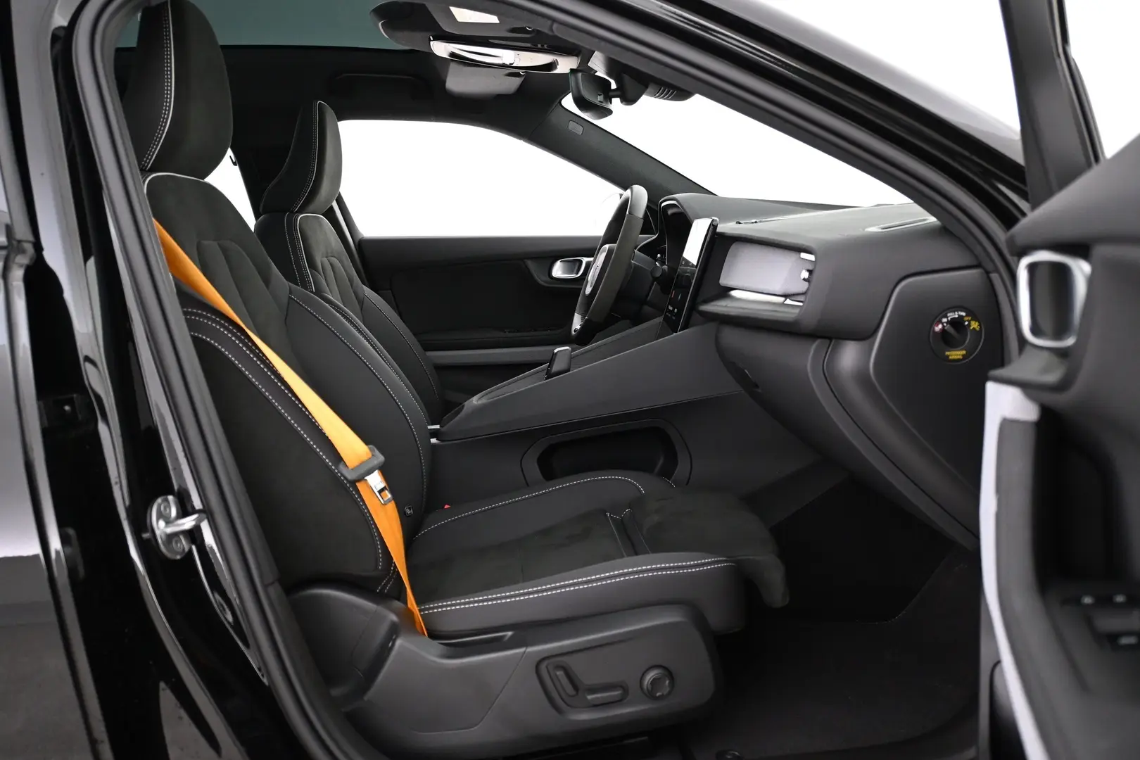 Car Image - j0gdOFrsvtsrzv6x2DgHl
