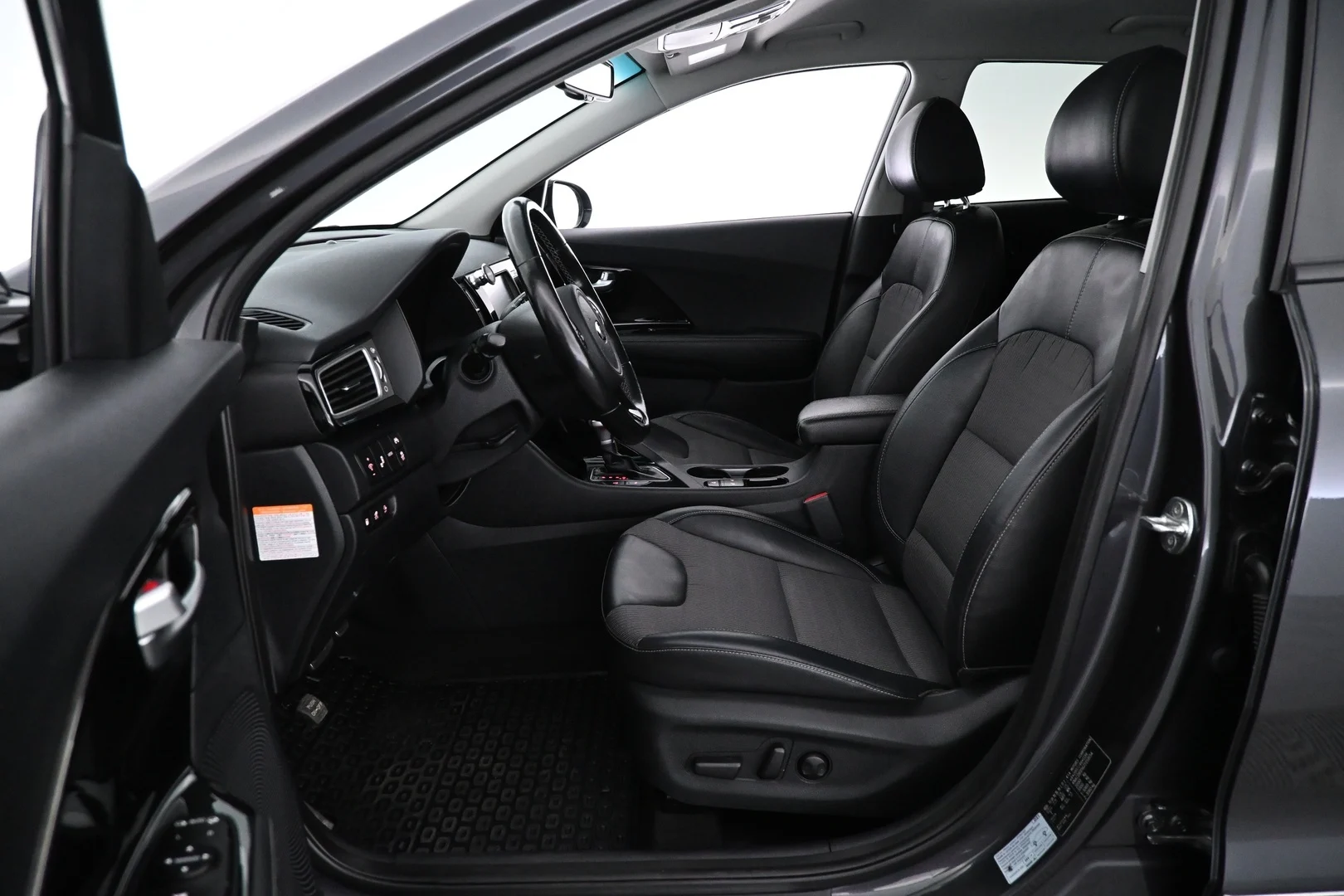 Car Image - 3fwiLBce1AzxJc2lB23Zar
