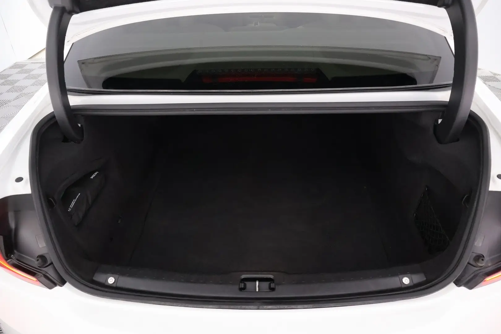 Car Image - rsrT9txfg9CElAnVdHzcE