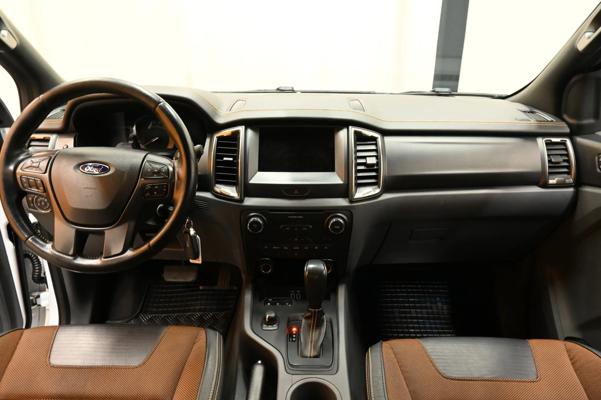 Car Image - 6jX5lvTFVPtBdoZV6VfTfz