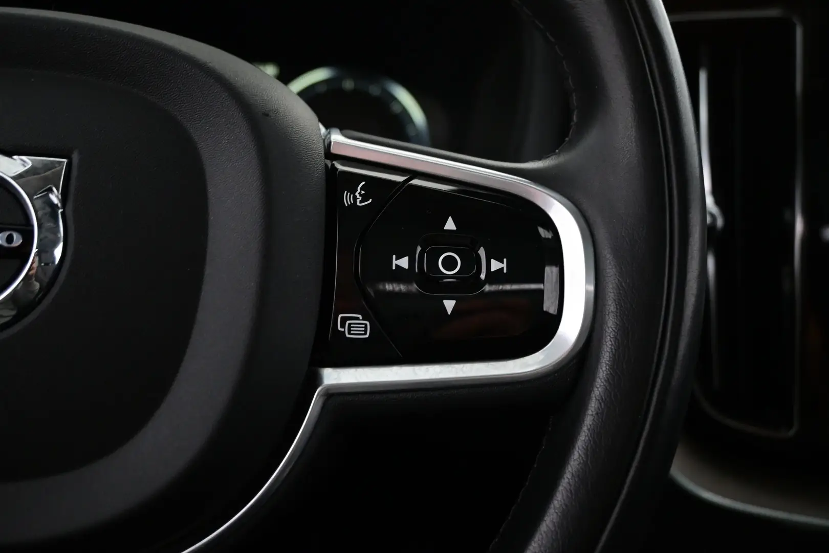 Car Image - 2OUBFVJQC5GgCn0sDiI4Wq