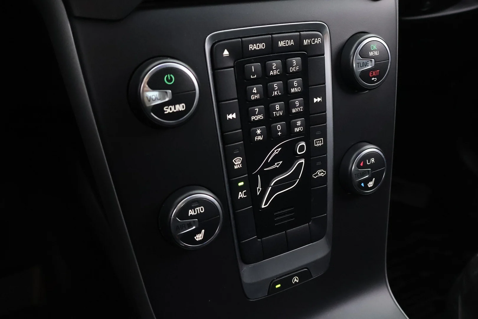 Car Image - 5RMRuY0oq7fQWw7xech4A1