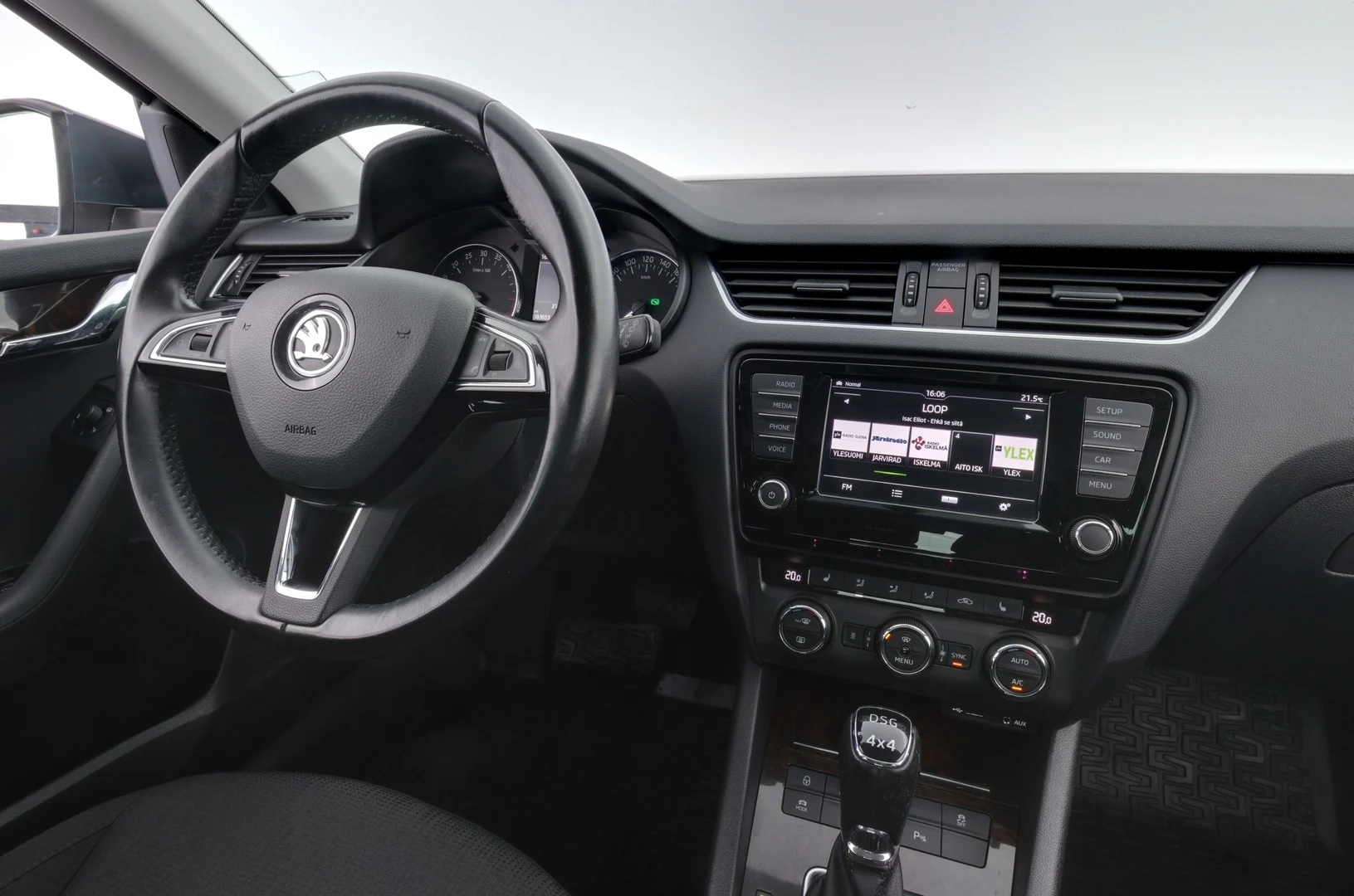 Car Image - 4oWb9oRAY5osejVxI5SCGV