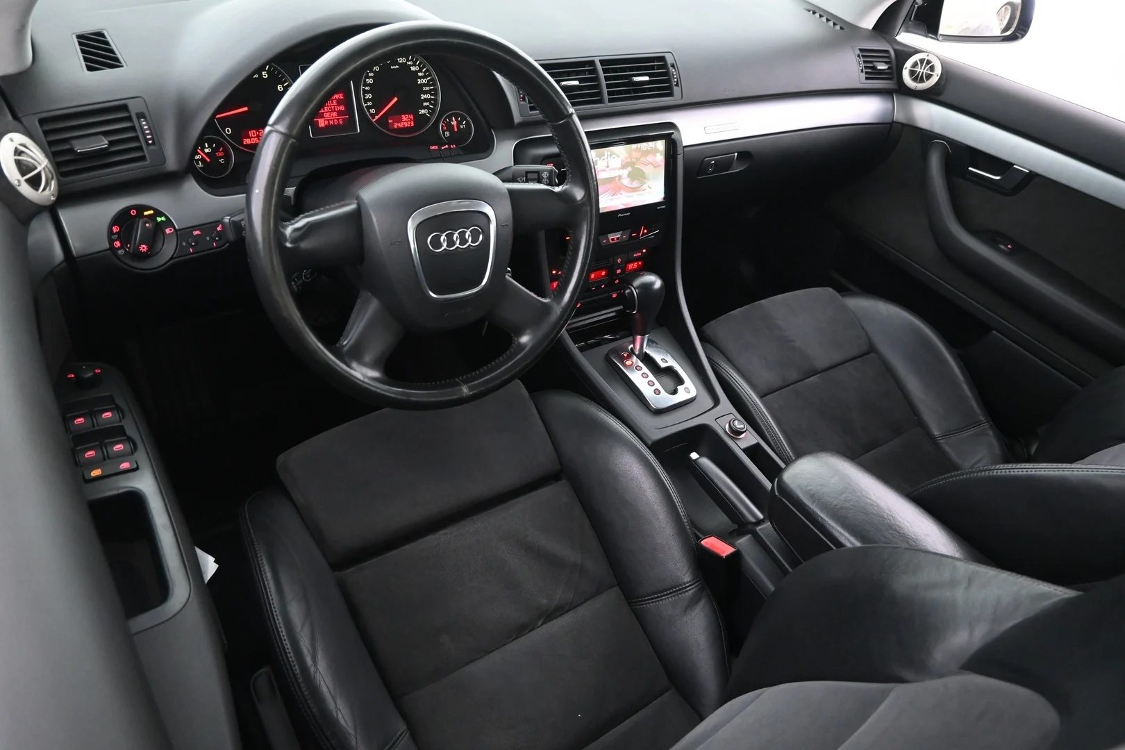 Car Image - 6HSmpHbKU7e9EdlFPpPXf9