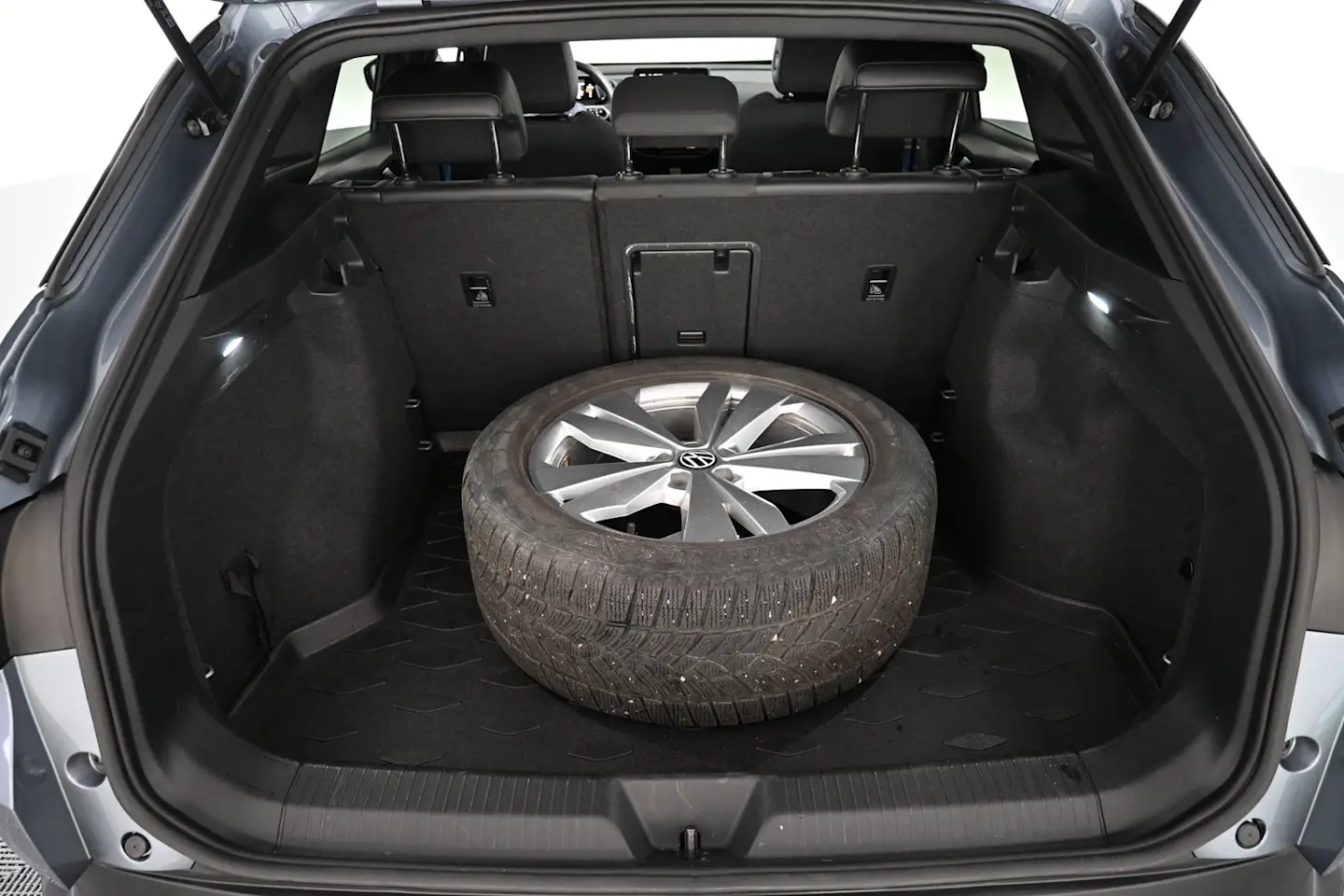 Car Image - 3Cjiie5sVMuBPGOM2HT31c