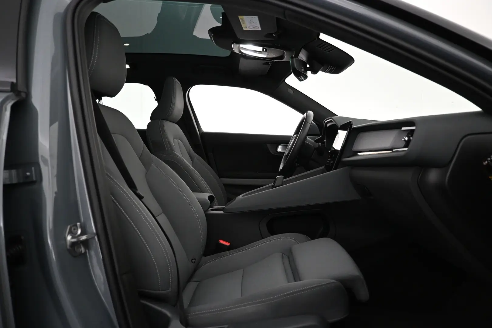 Car Image - 2z3IqYHwVySljFR8D37YjR