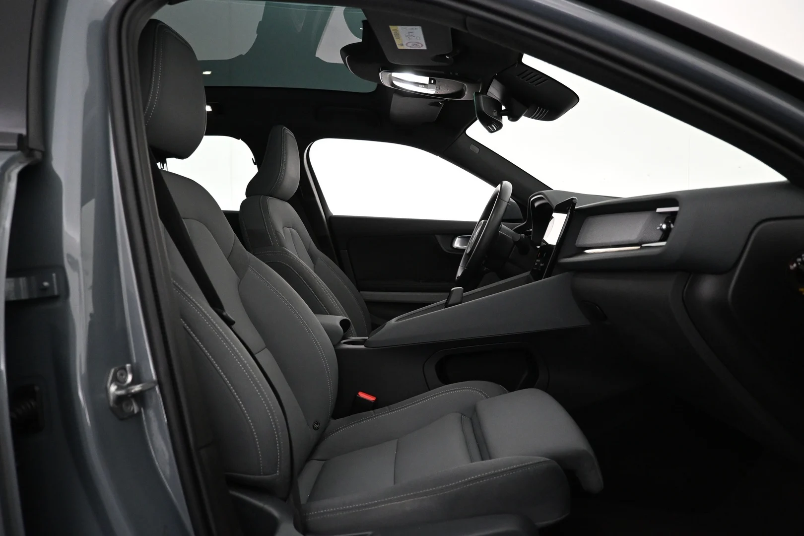 Car Image - 2z3IqYHwVySljFR8D37YjR