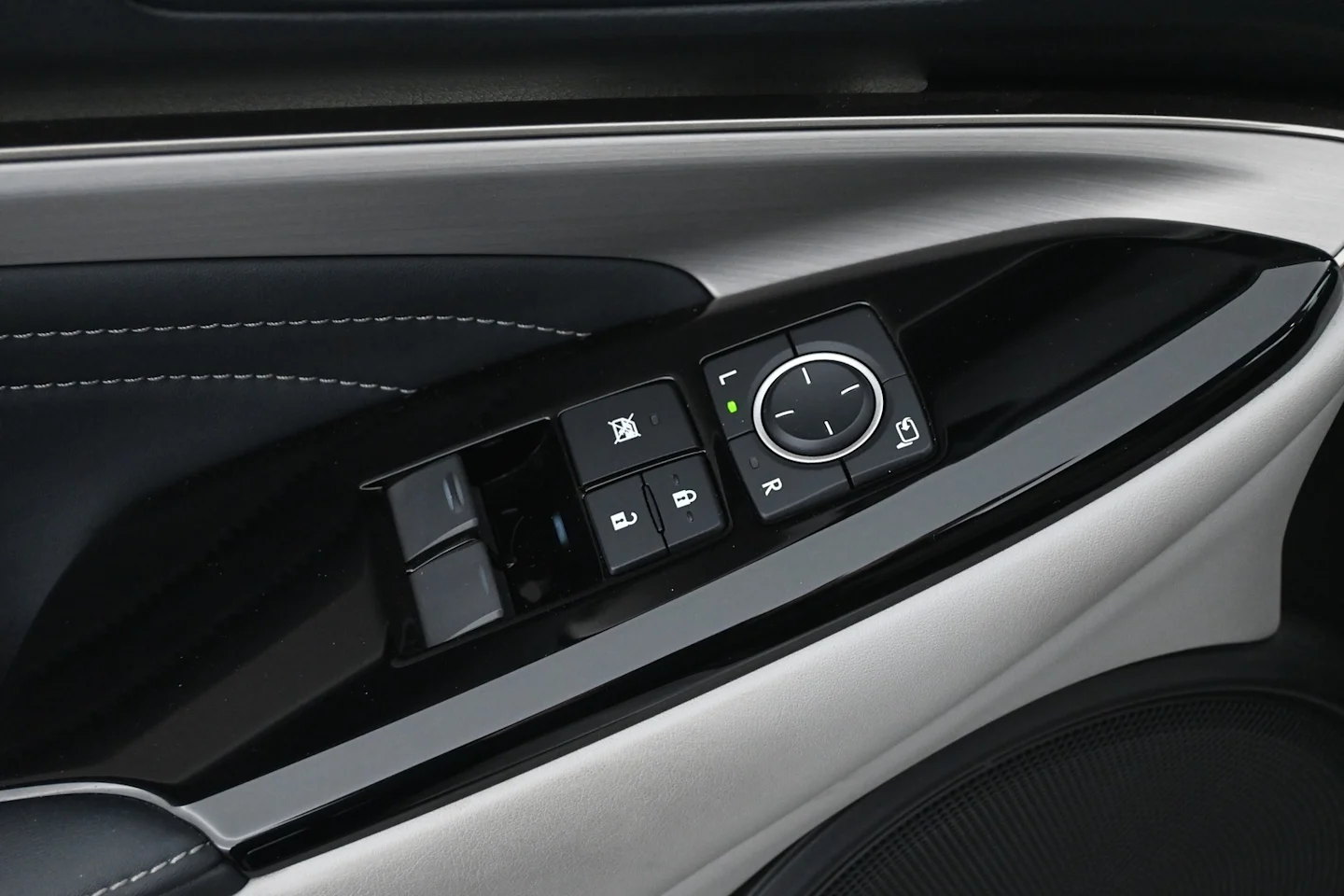 Car Image - 6kVA6FvrVDqAYJcdq6CEG1