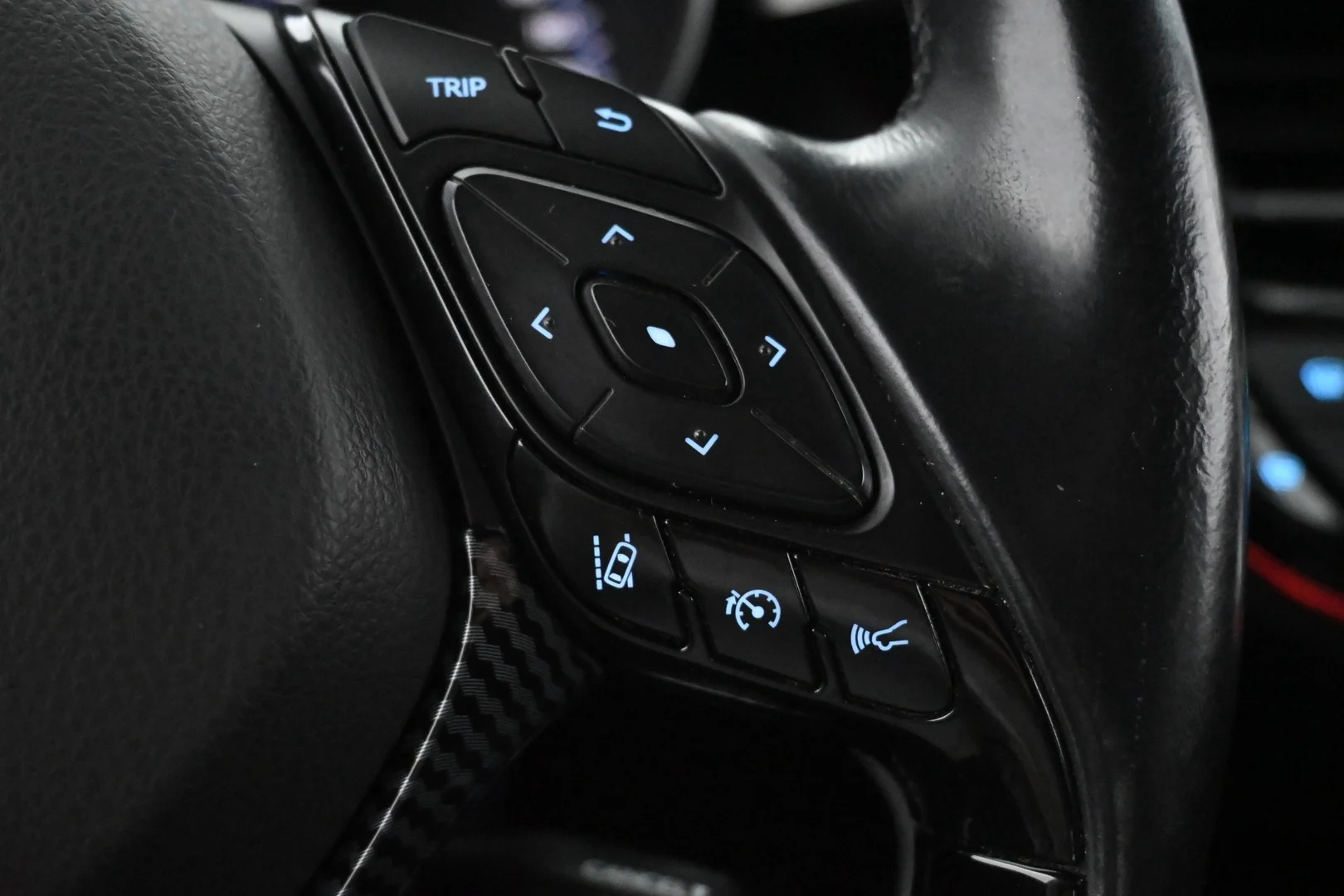 Car Image - 6u5OeqXuWomeM6A2e4Kpwl