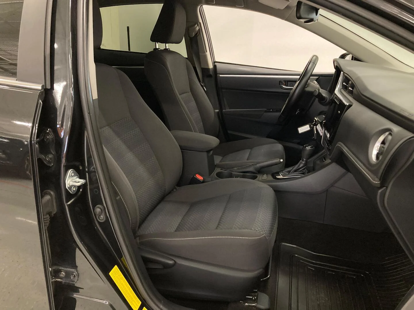 Car Image - 7tZRKjy1yja1fPXV8VzDLu