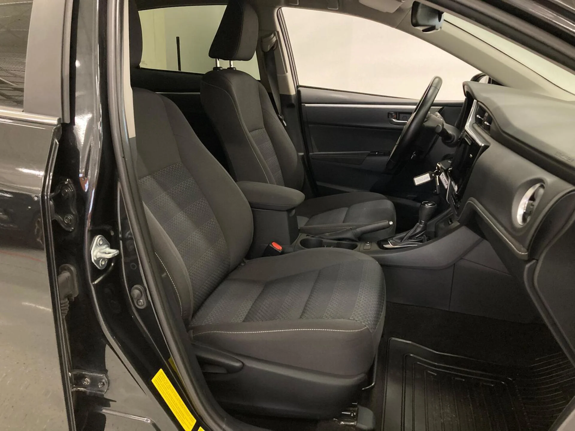 Car Image - 7tZRKjy1yja1fPXV8VzDLu