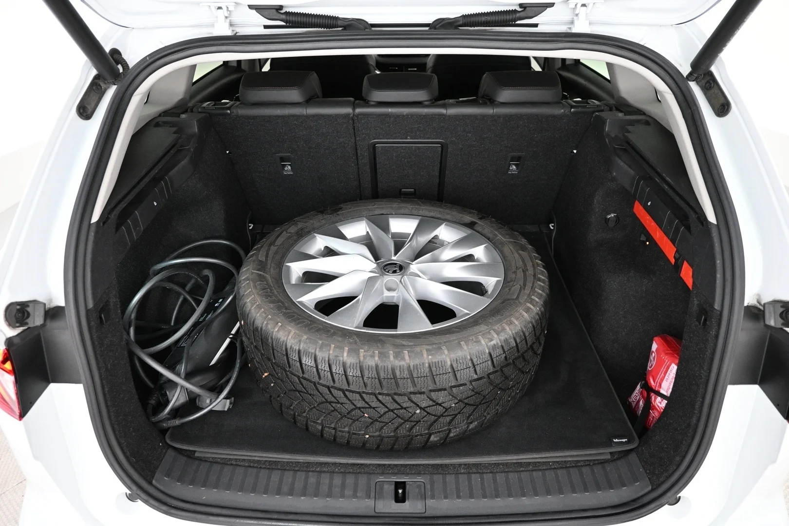Car Image - 4blpz6SkJLkrXr4fKDBEL6