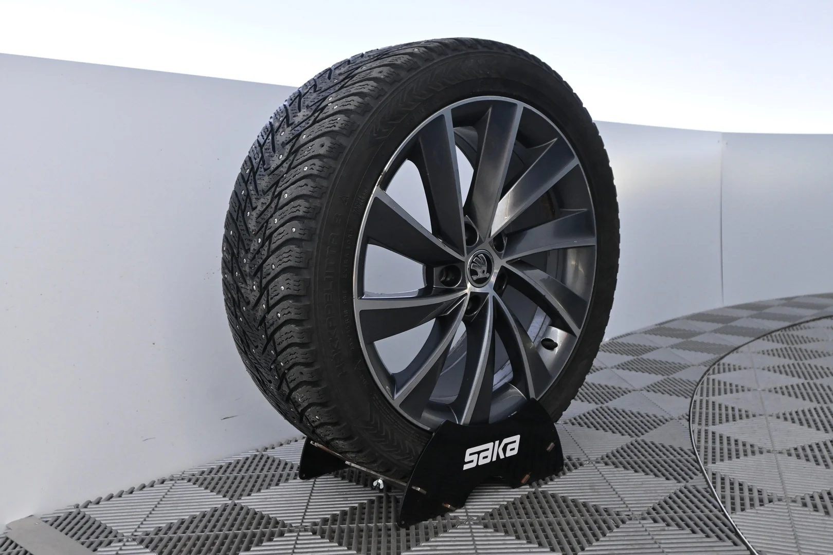 Car Image - 1TkAxnNsl4aGqA1M0v0WVa