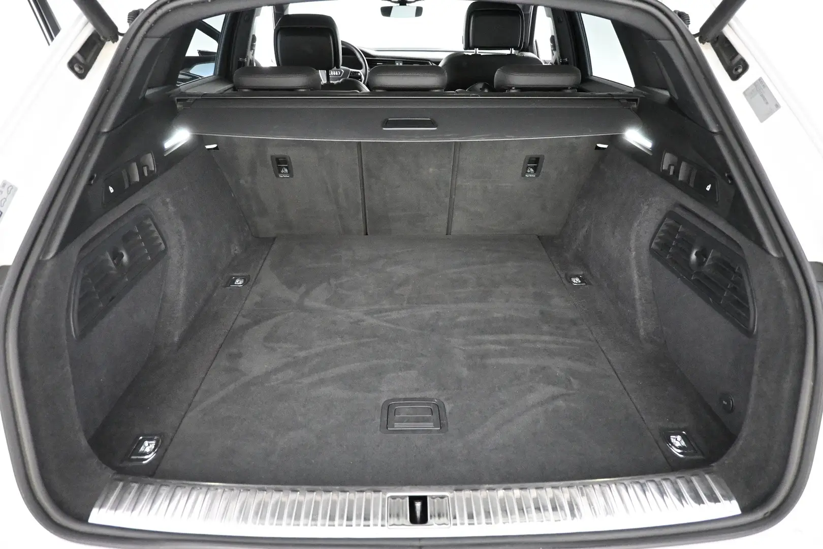 Car Image - 9vJ77rj1379mdkfRizRgw