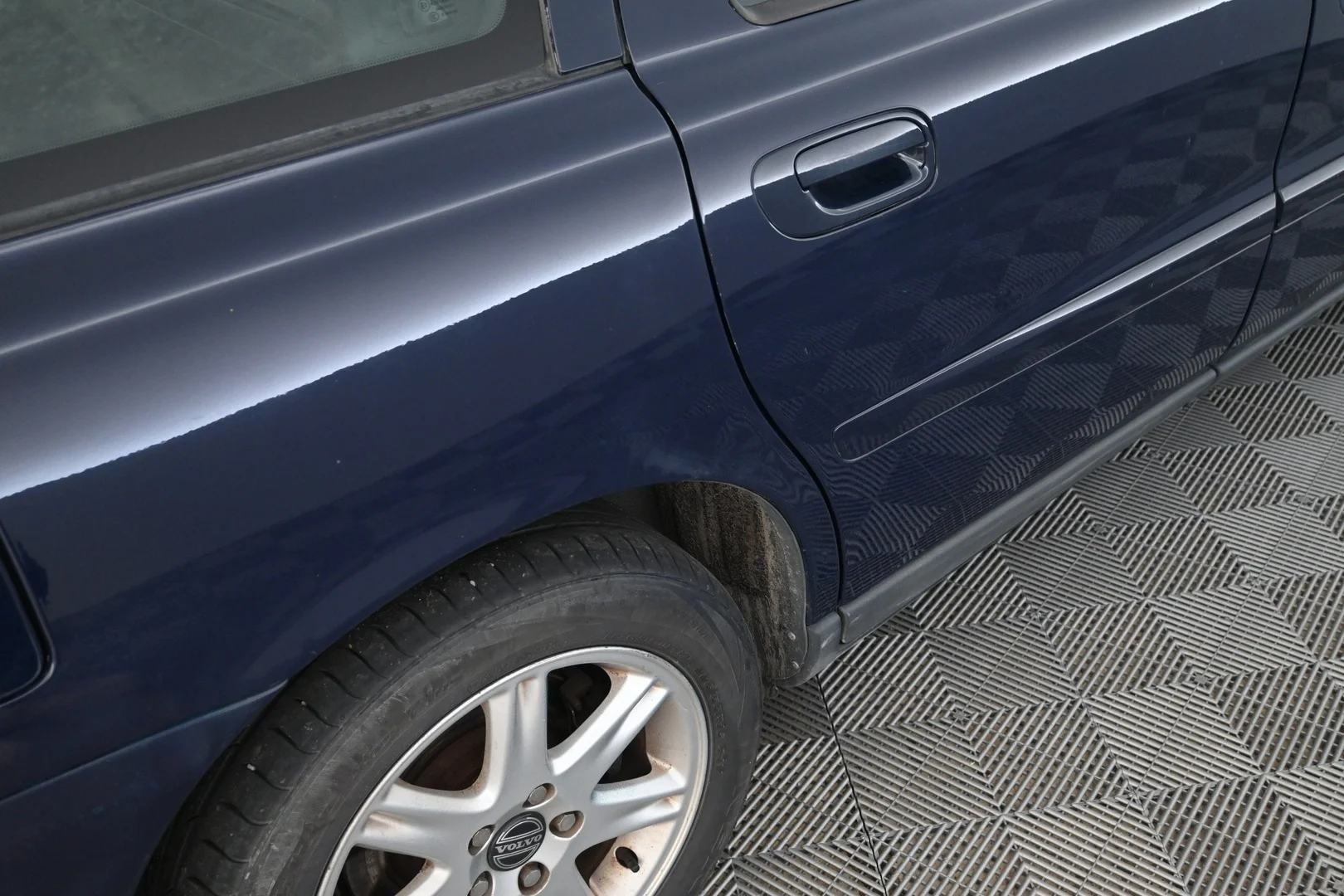Car Image - 7lRYGqrPytDUWp4mfd7GGn