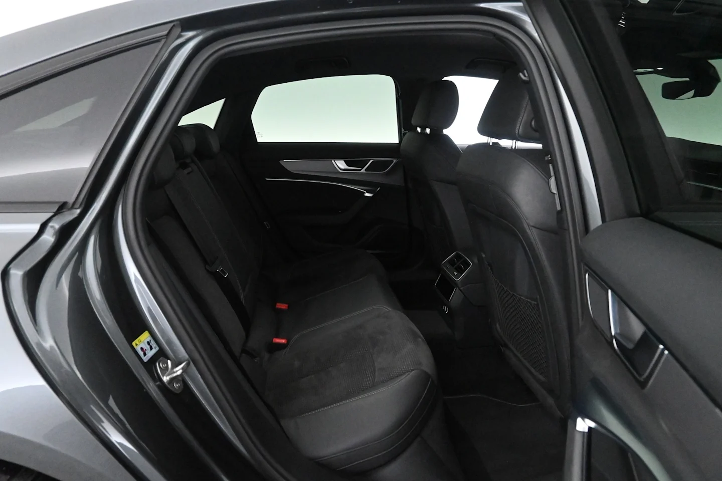 Car Image - 38RPOjEloqJ2WpbzLe2fxR