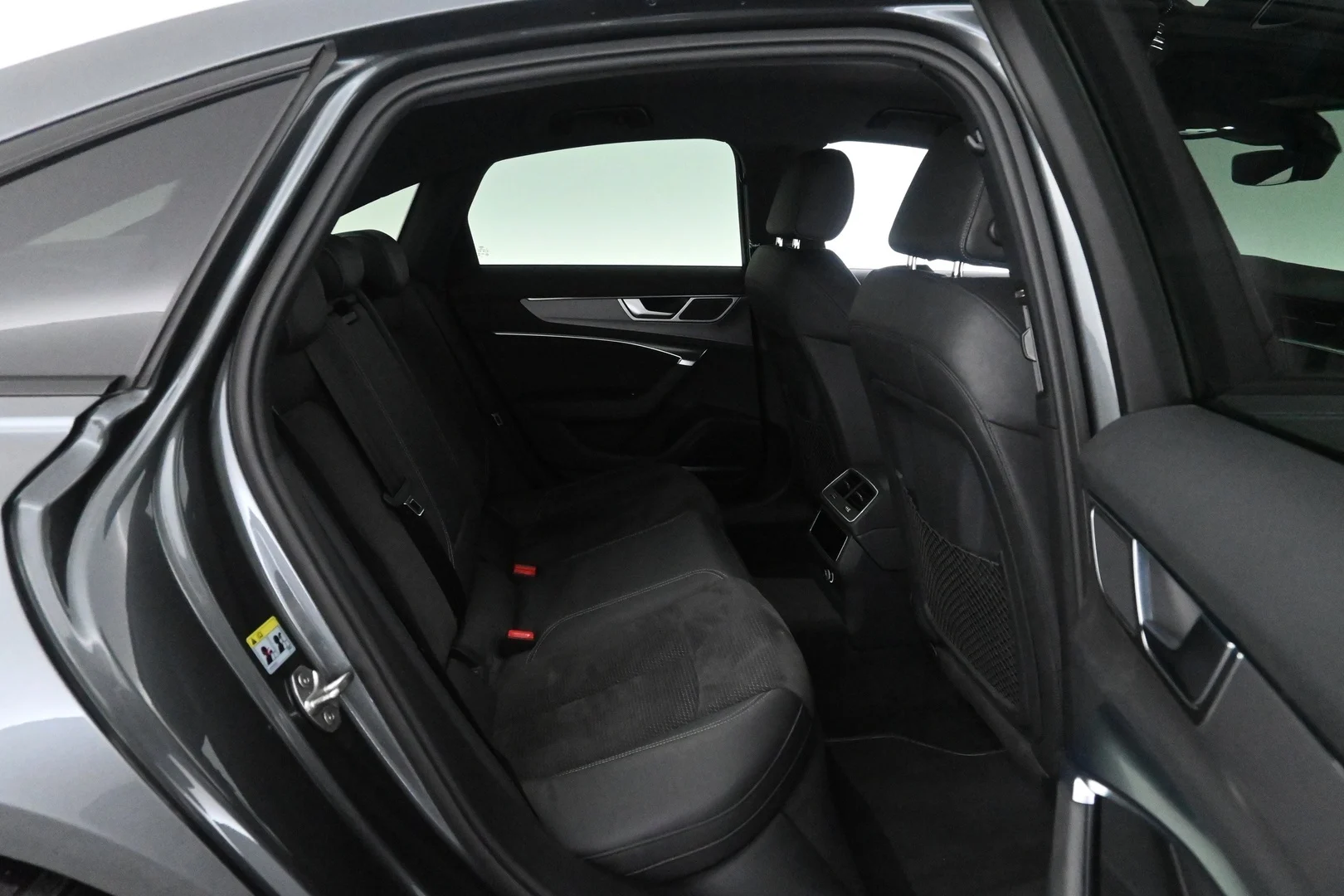Car Image - 38RPOjEloqJ2WpbzLe2fxR