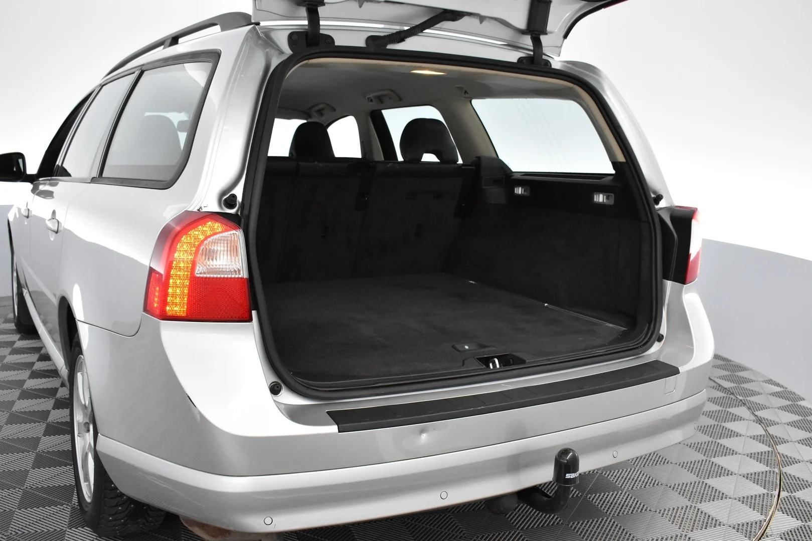 Car Image - 4GWGpFRuvNV7sKSjqUWVzh