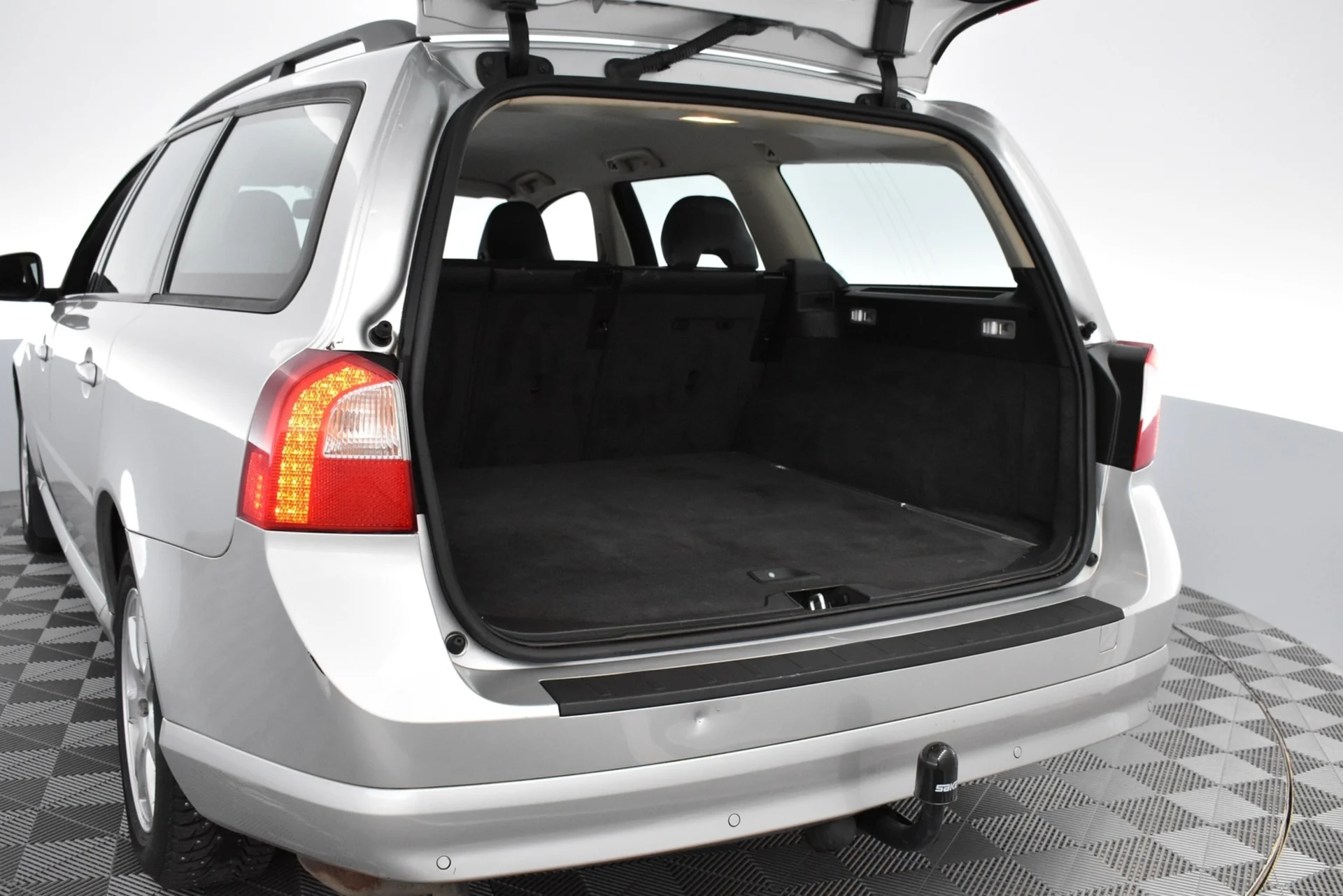 Car Image - 4GWGpFRuvNV7sKSjqUWVzh