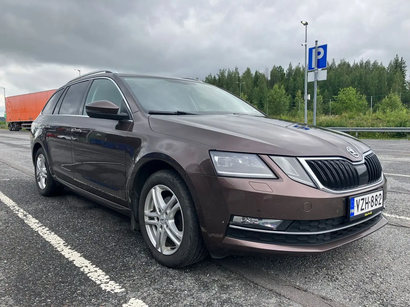 Car Image - 2Cu1FlpKUmKCrylVlgQE1u