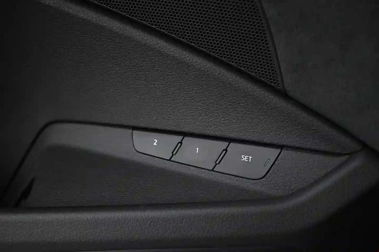 Car Image - 6o3T03baz5iYasDWG9Gsho