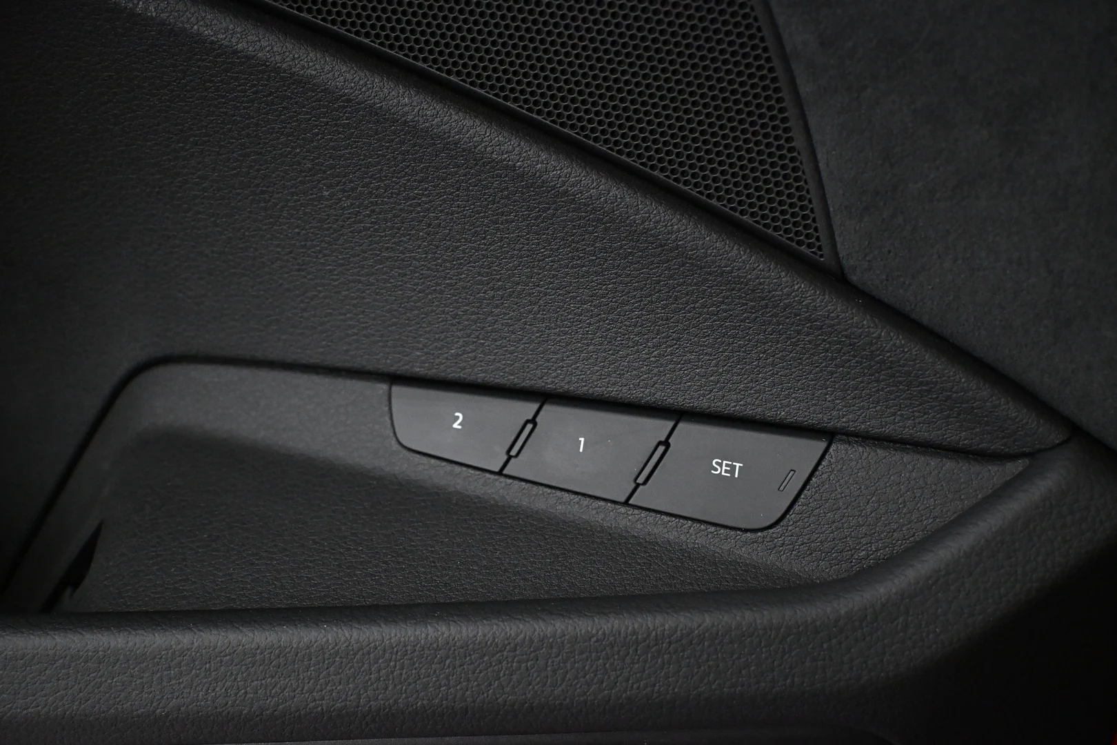 Car Image - 6o3T03baz5iYasDWG9Gsho