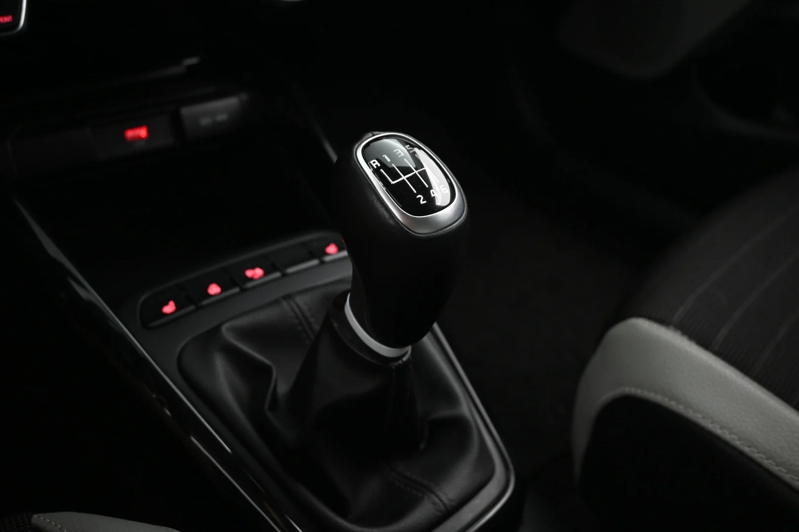 Car Image - 1RMi5BcCBt0i4i5Mp4G03u