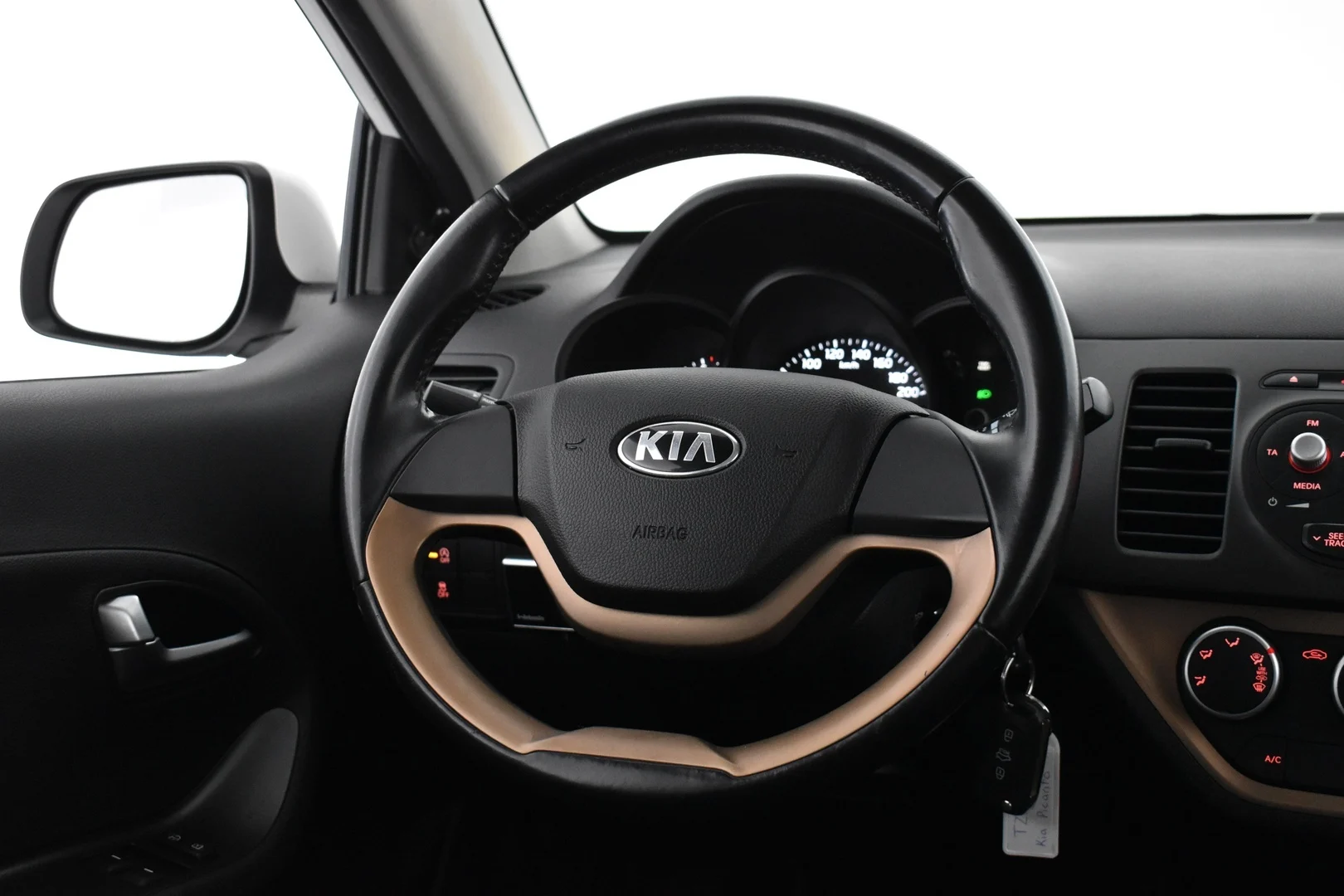Car Image - 5j8aeG57GO5lUaRpO0f6v6