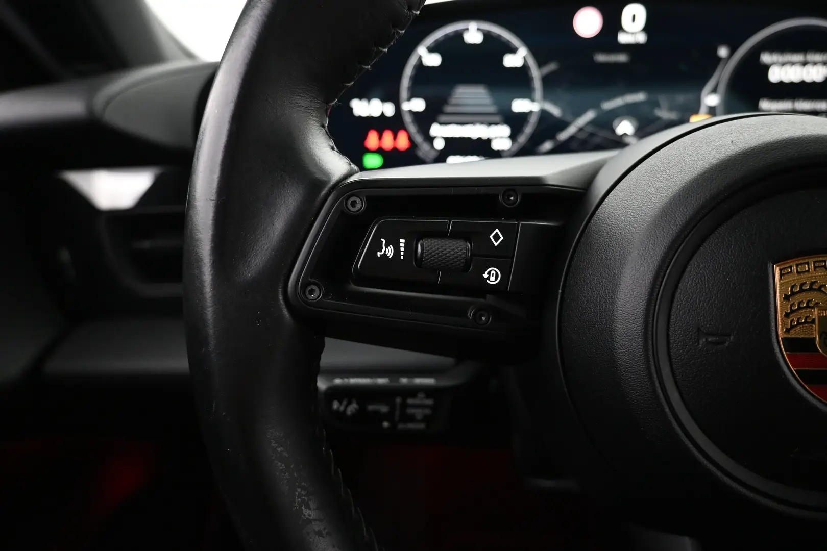Car Image - 7E8xzHKbJWzuPzlSNqn8ad